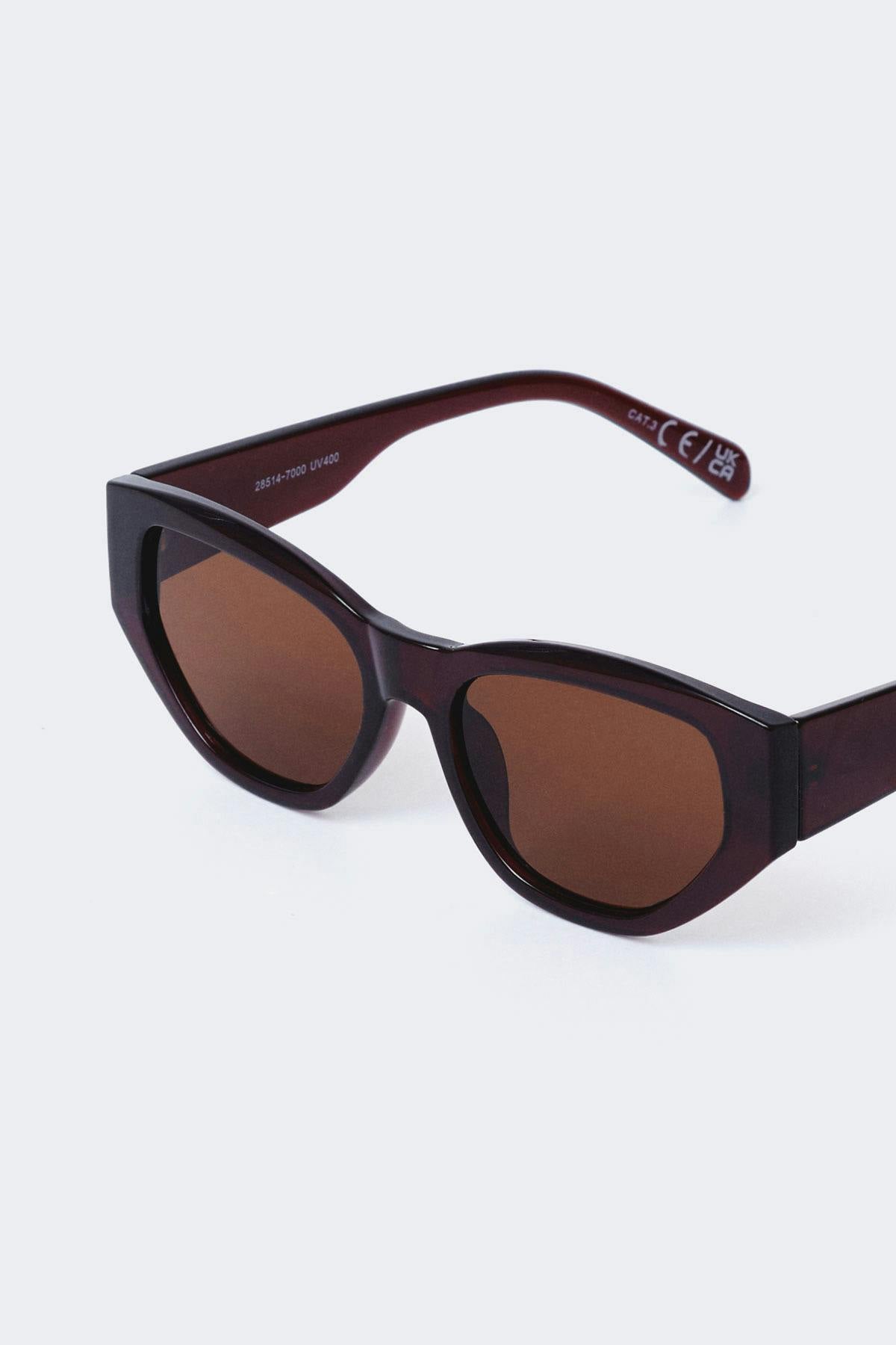 Angular cateye sunglasses