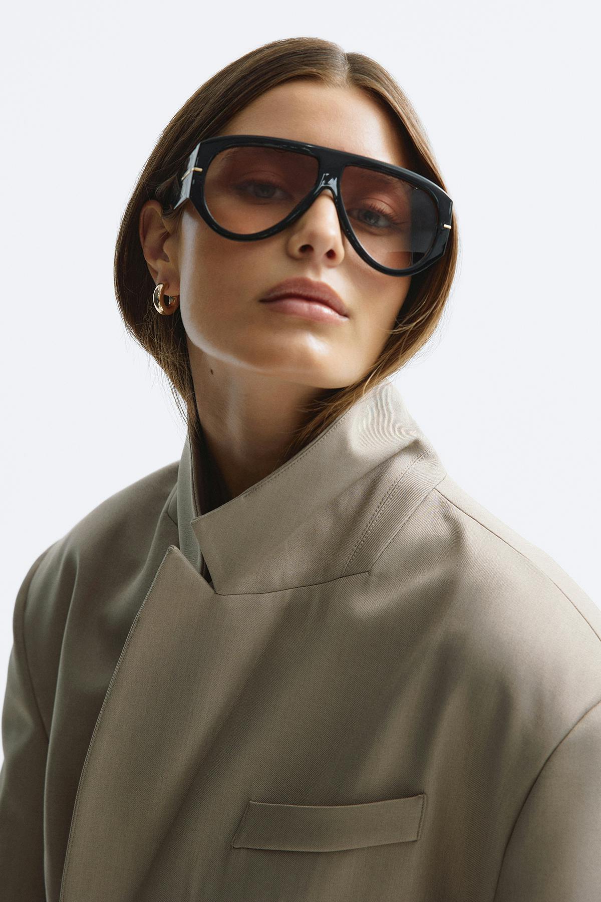 Bold aviator sunglasses