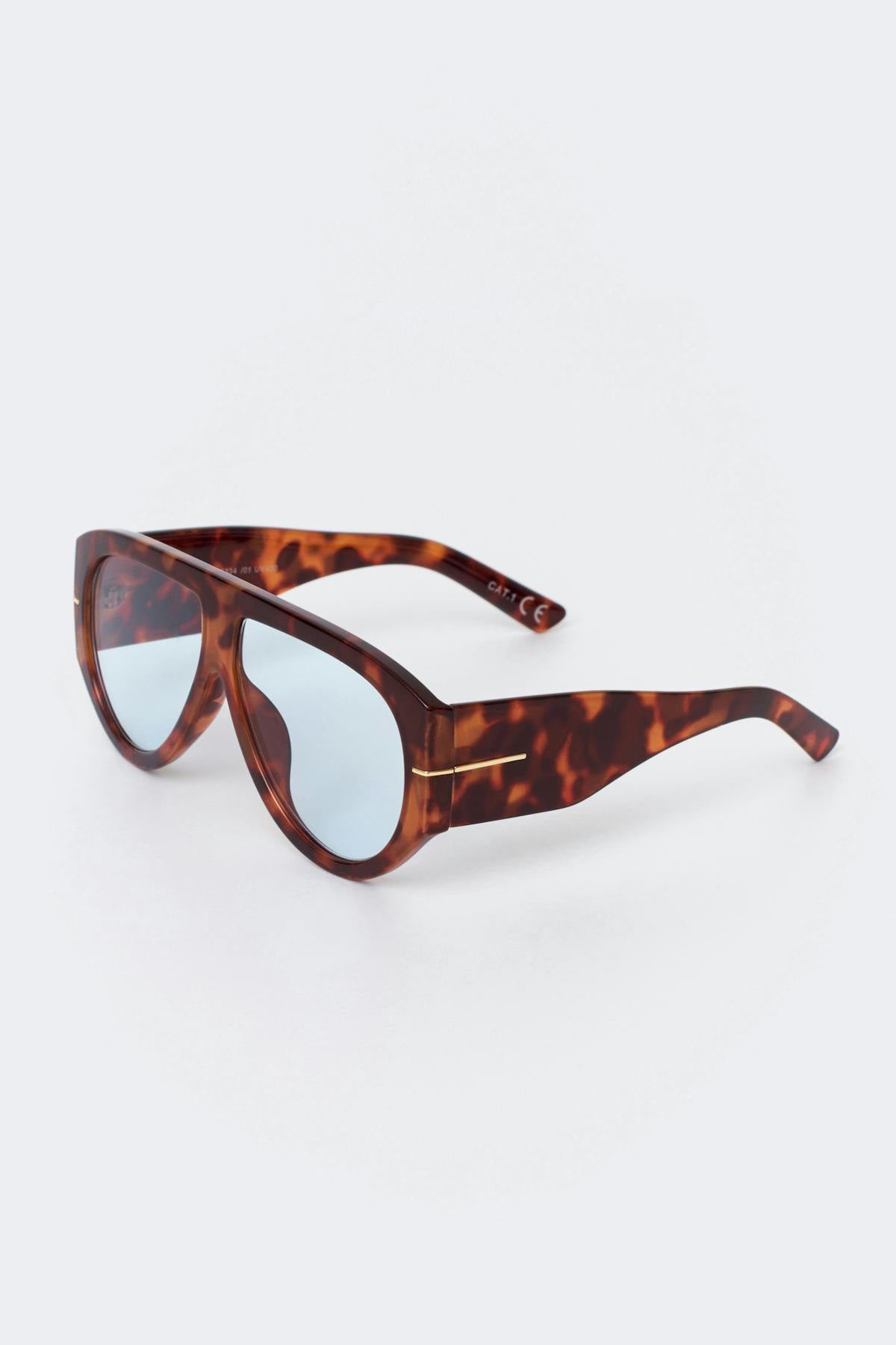 Bold aviator sunglasses