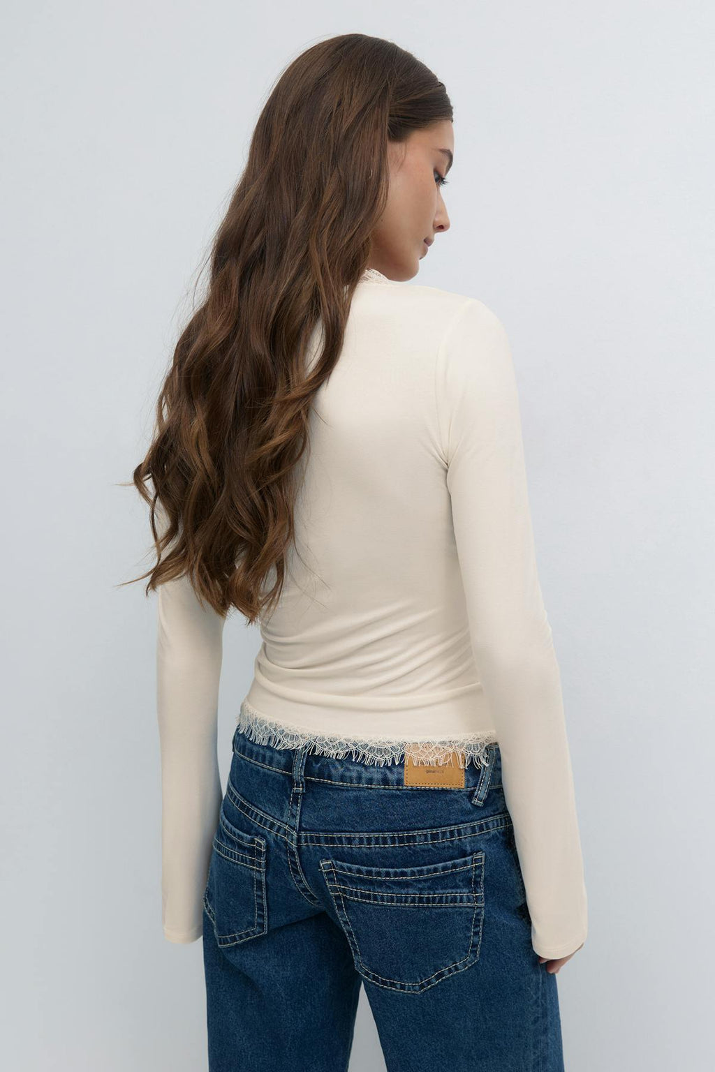 Lace detail scoop neck top