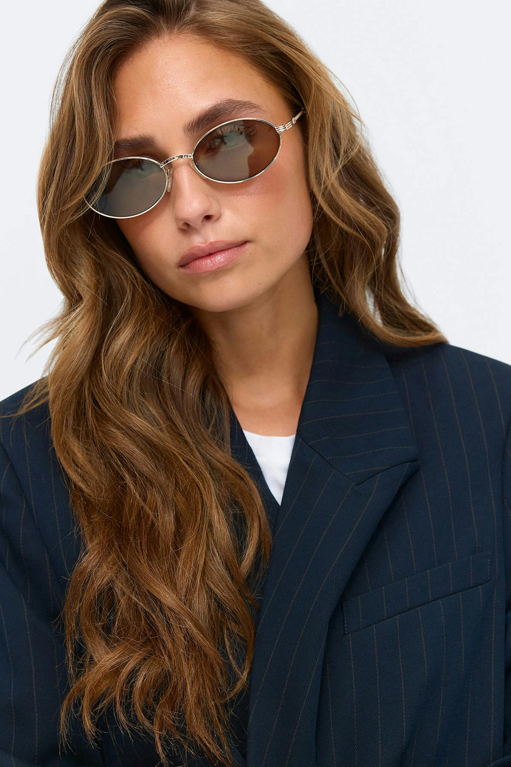 Oval metal frame sunglasses
