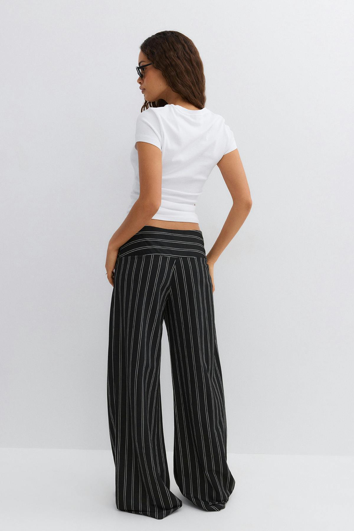 Wide leg trousers