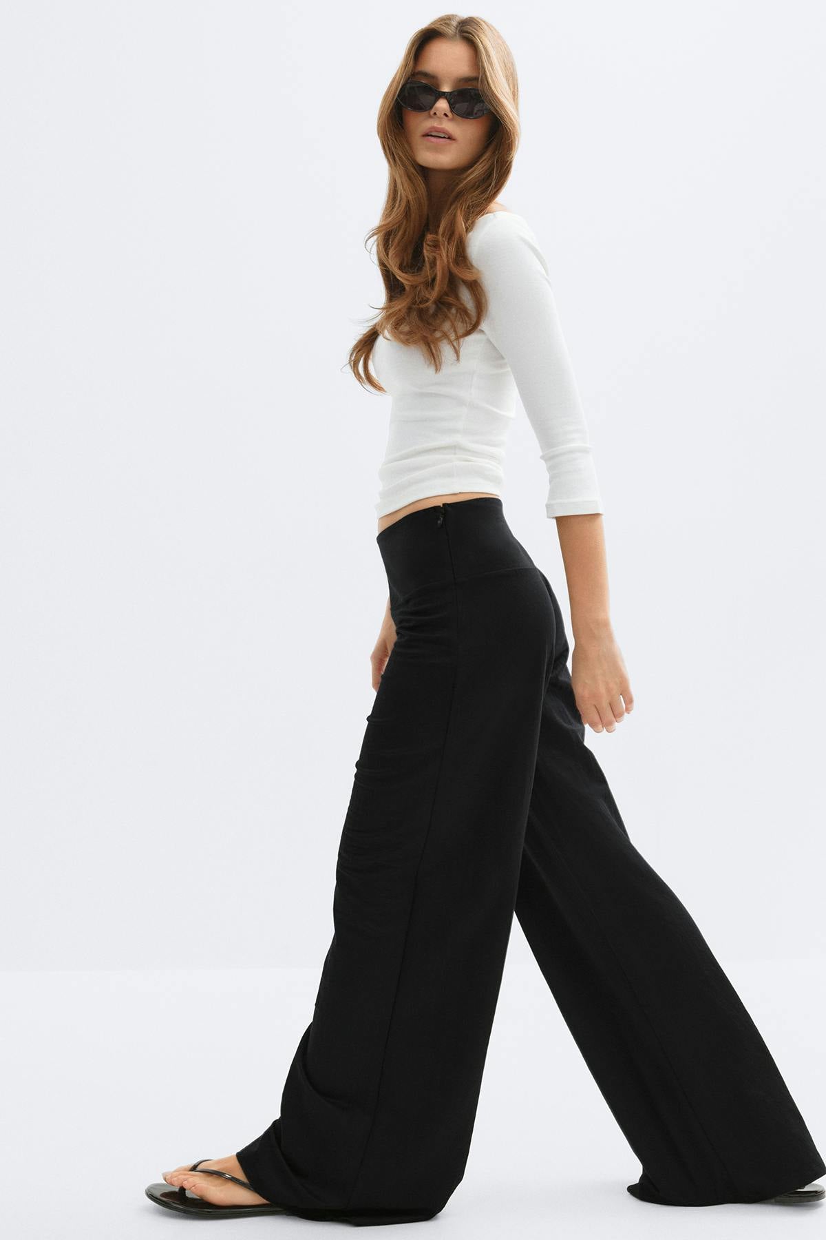 Wide leg trousers