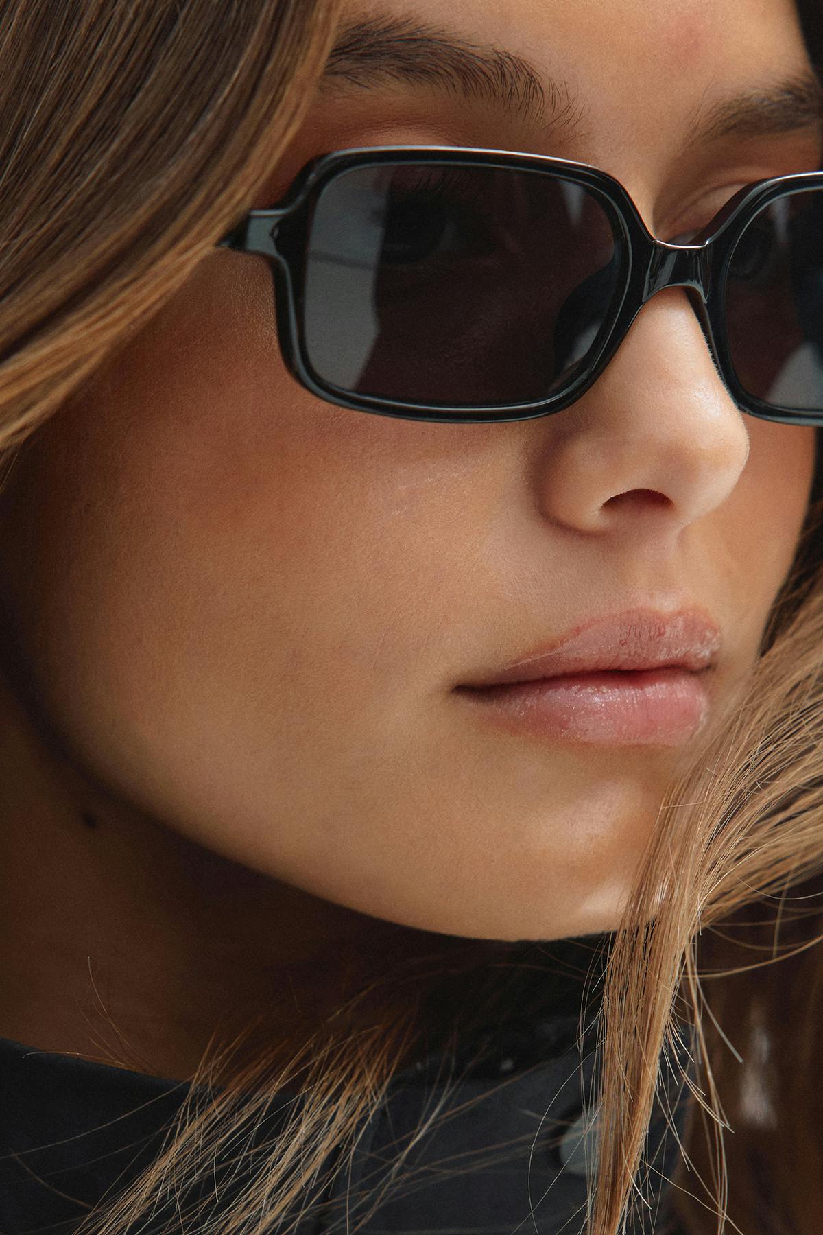 Slim rectangular sunglasses