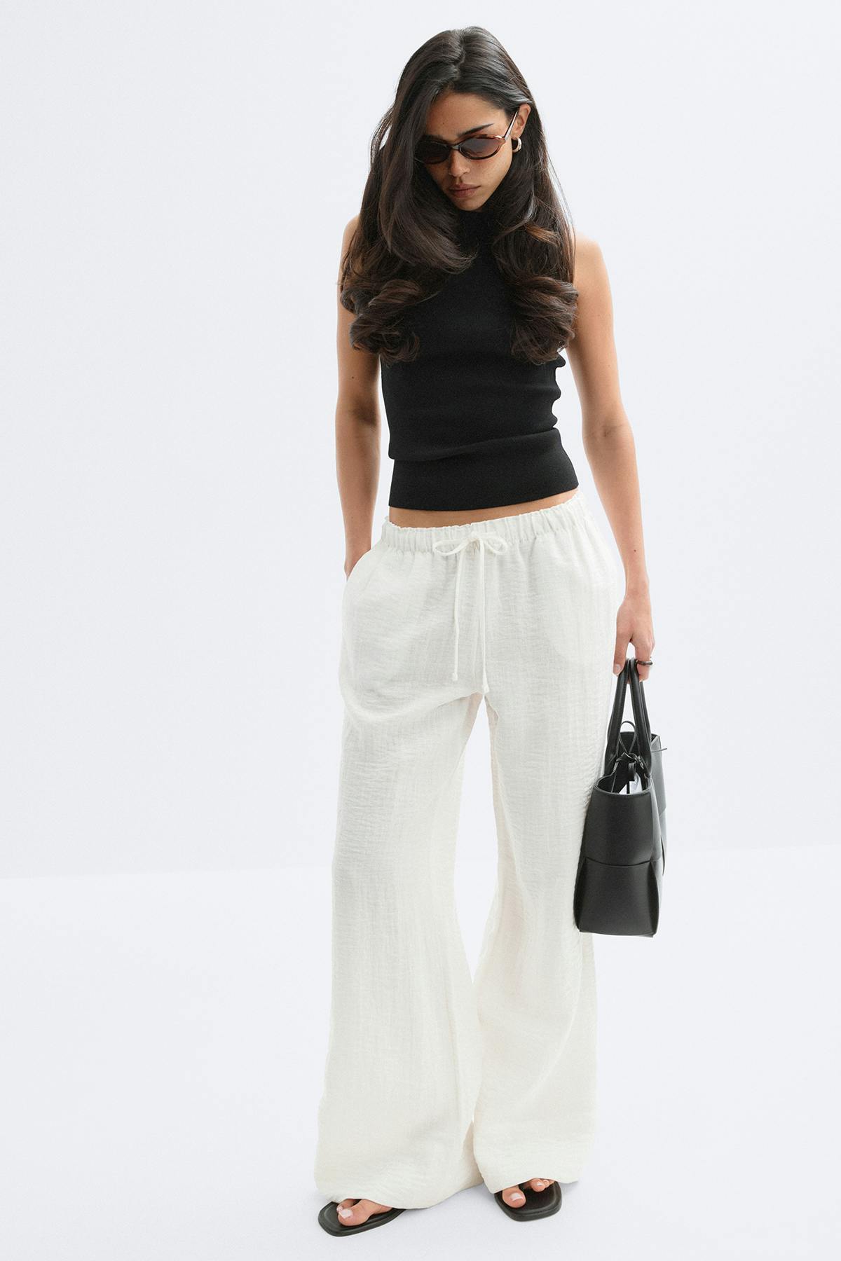 Wide drawstring trousers