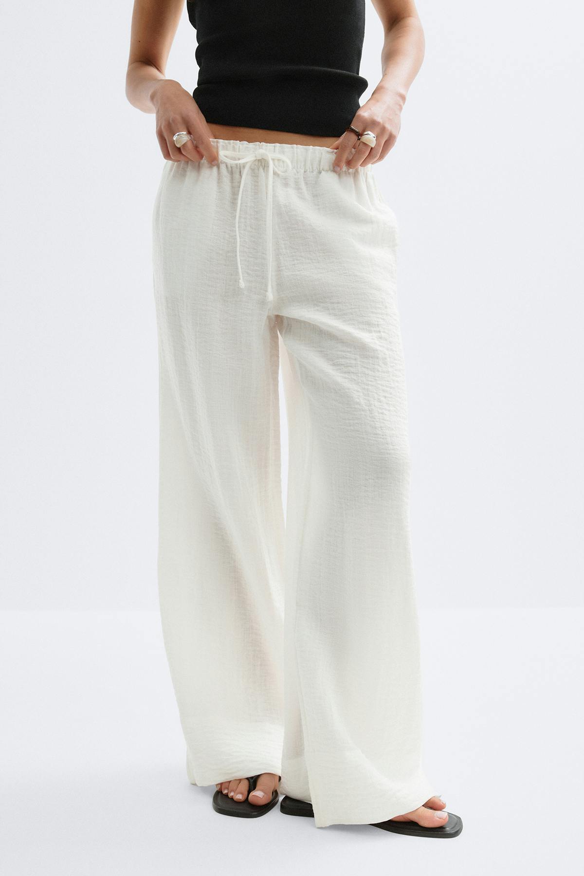 Wide drawstring trousers