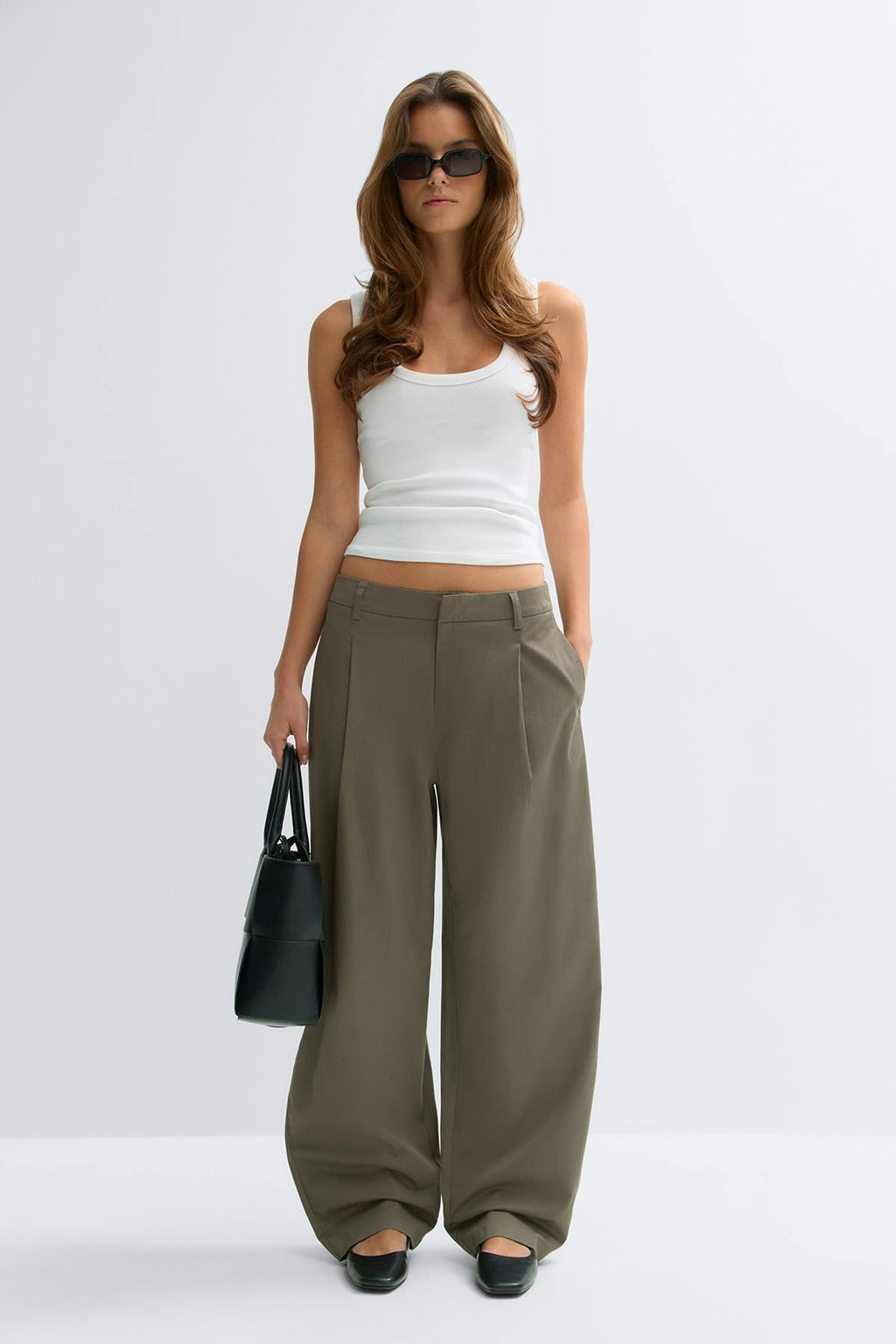 Cotton barrel trousers