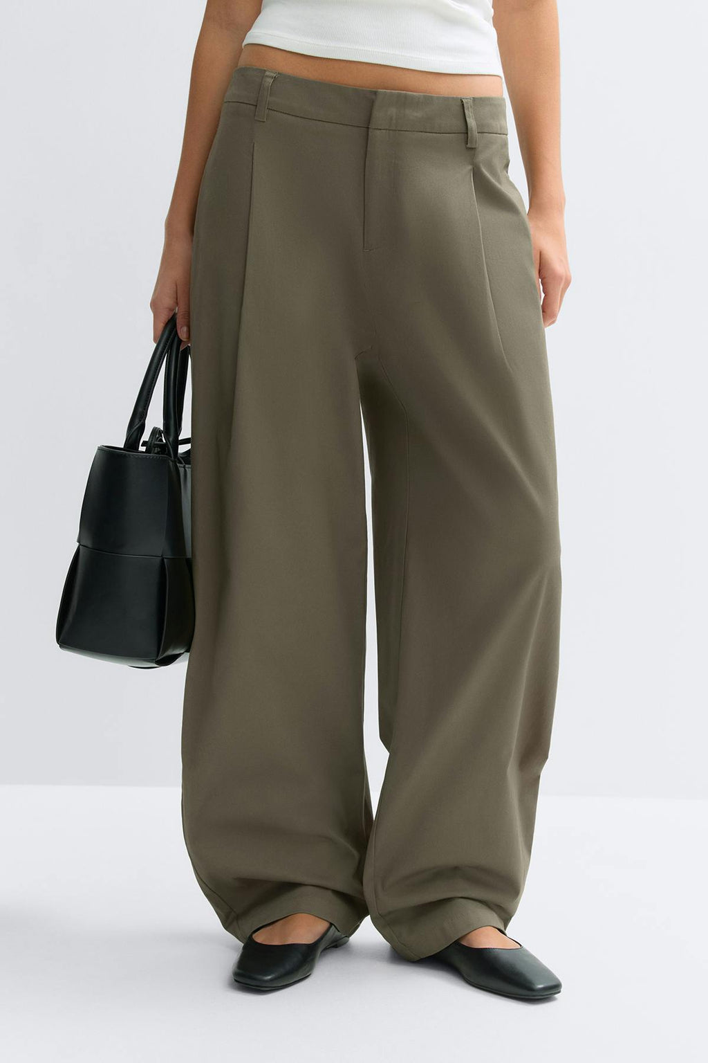 Cotton barrel trousers