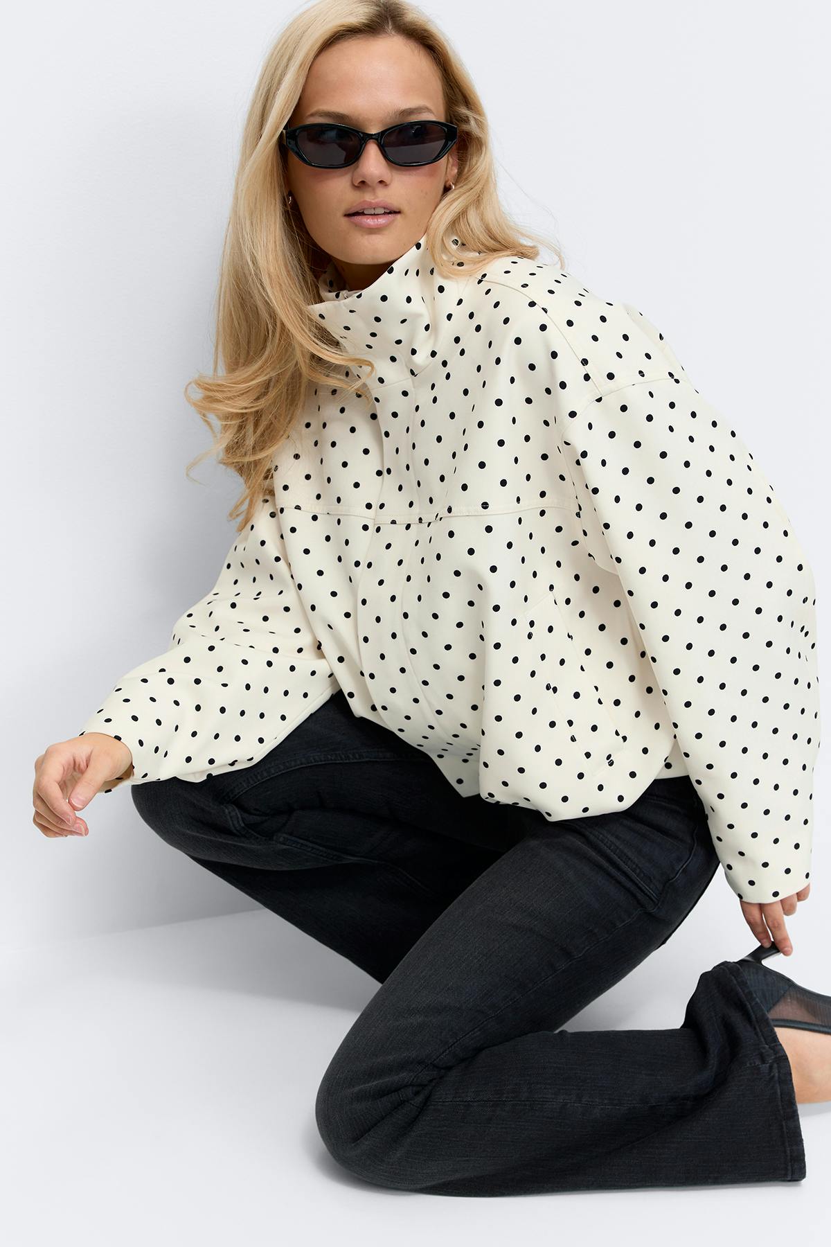High neck dot jacket