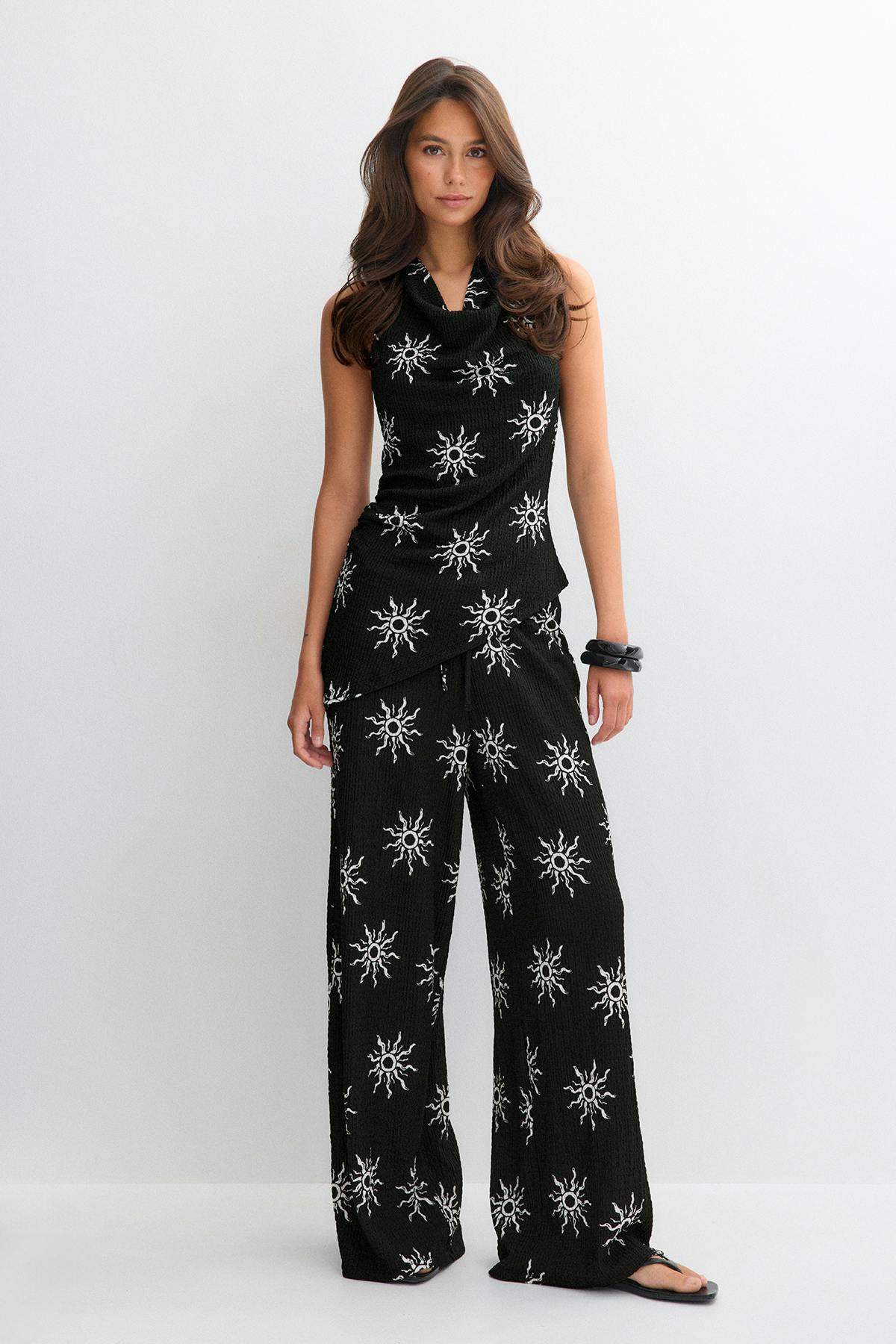 Textured wide trousers