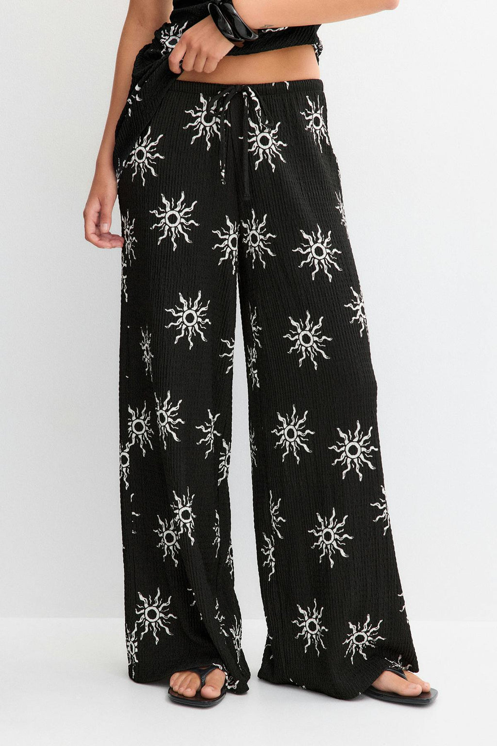 Textured wide trousers