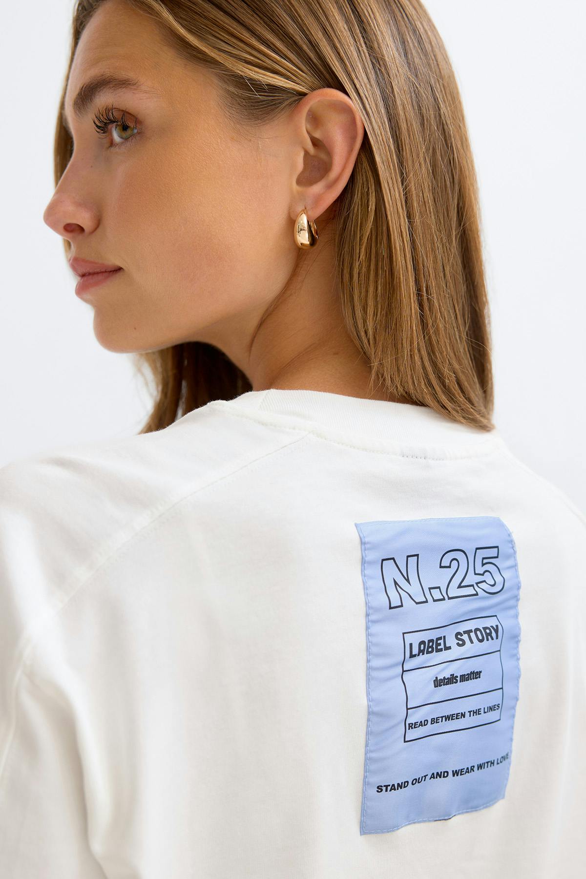 Patch detail tee