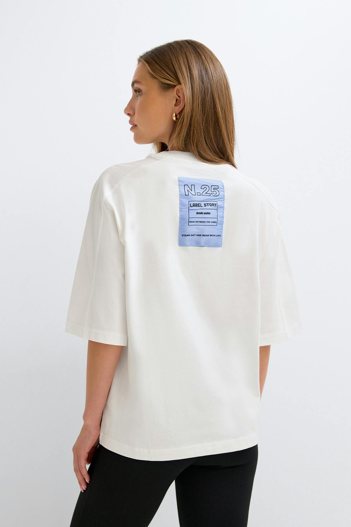 Patch detail tee