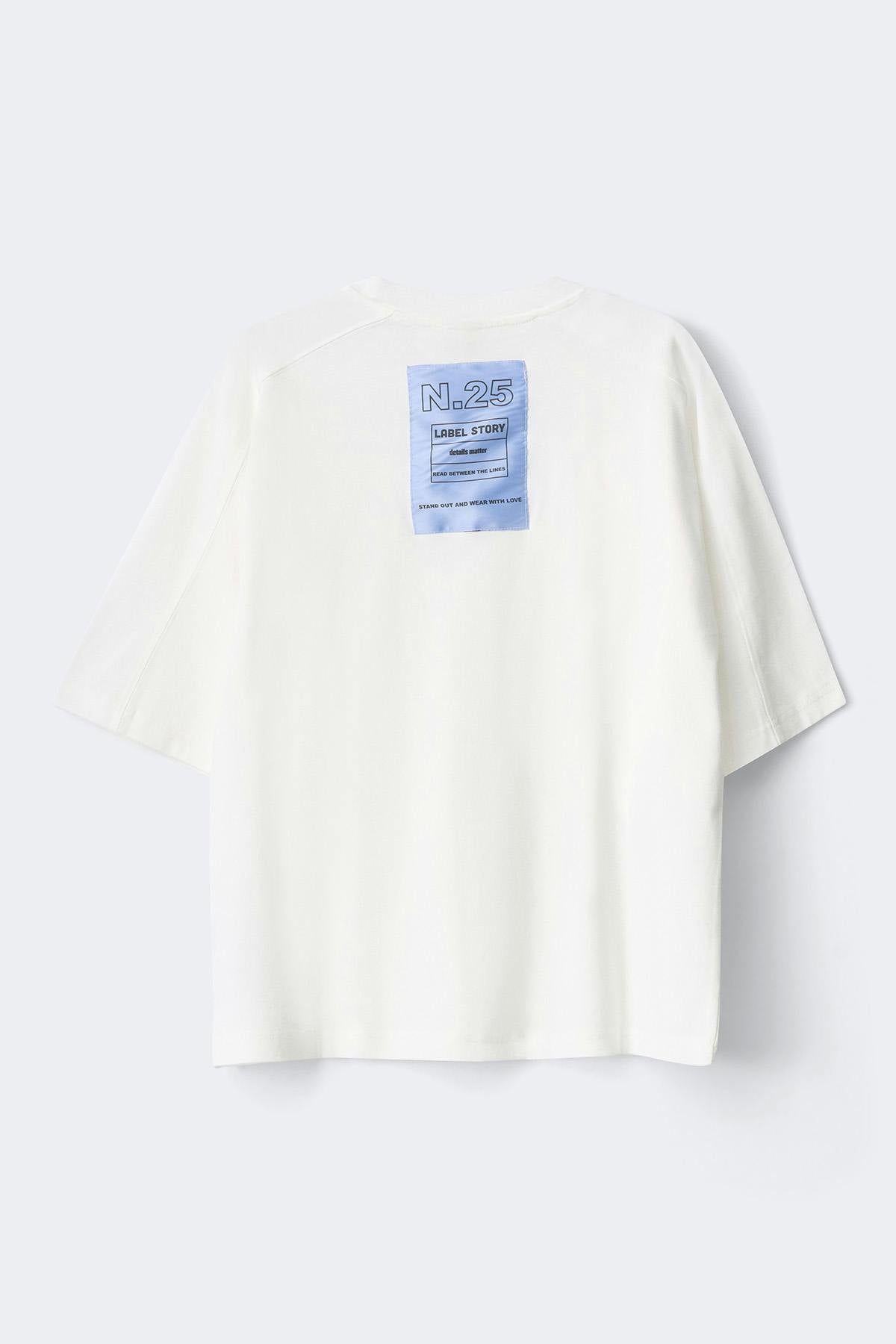 Patch detail tee
