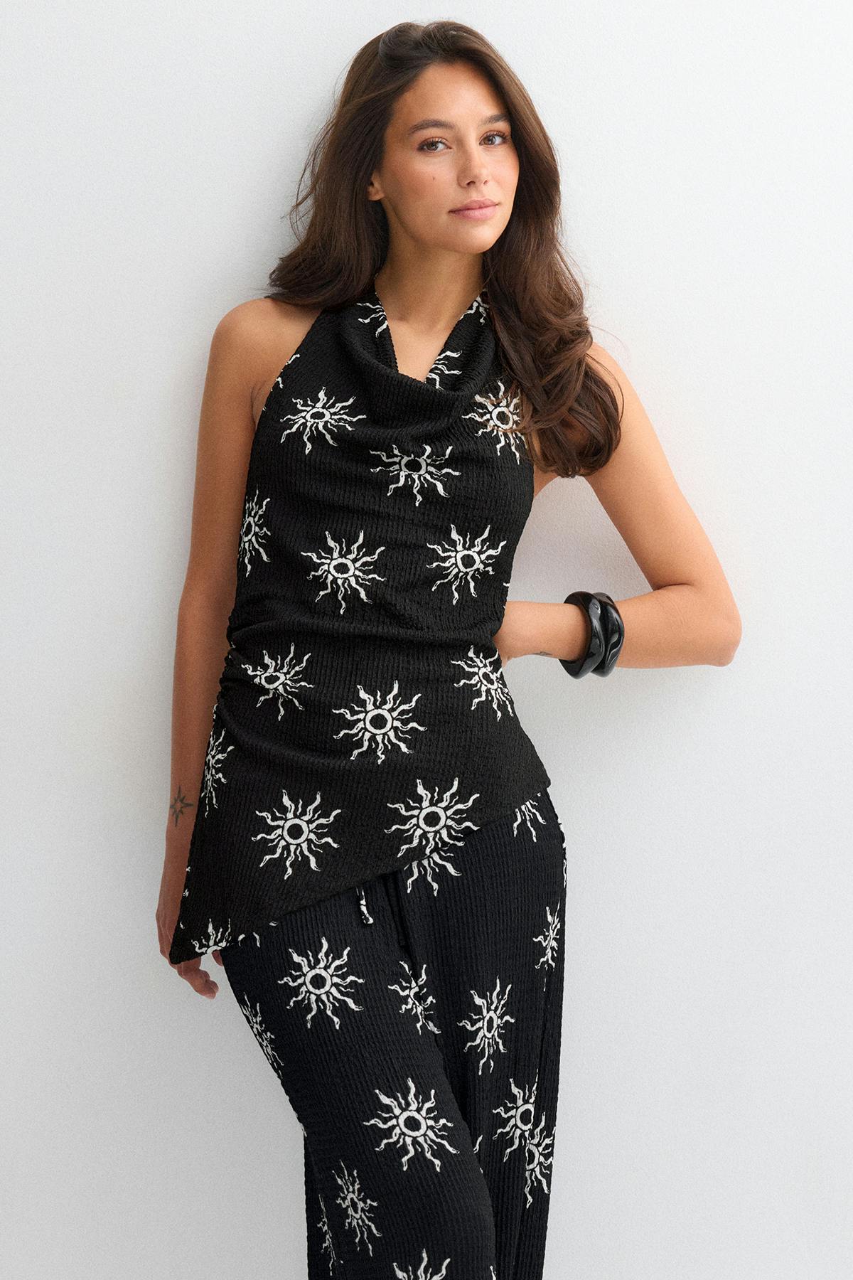 Halterneck top