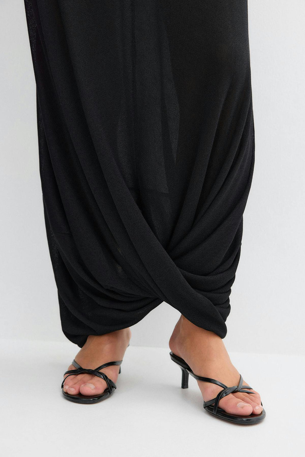 Flowy knitted skirt