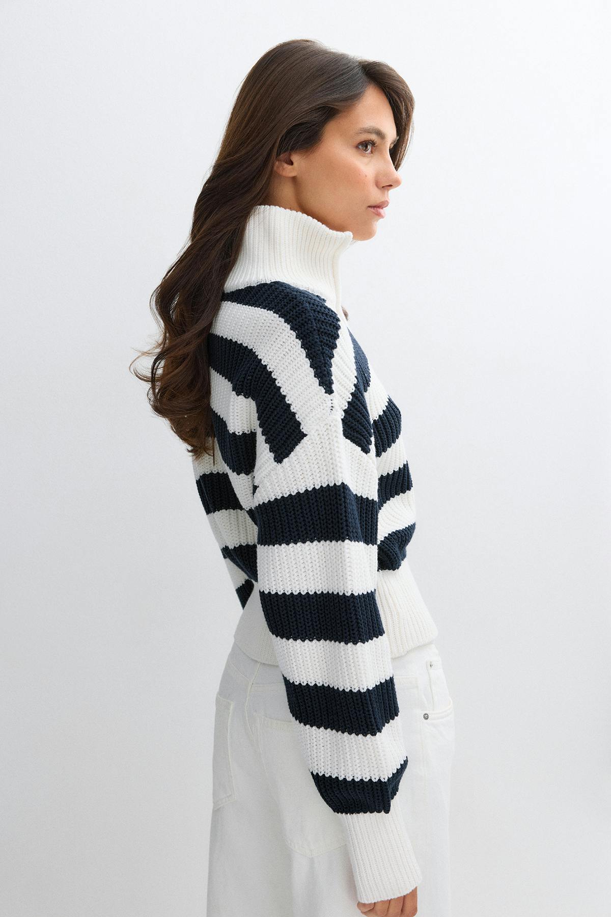 Knitted zip cardigan