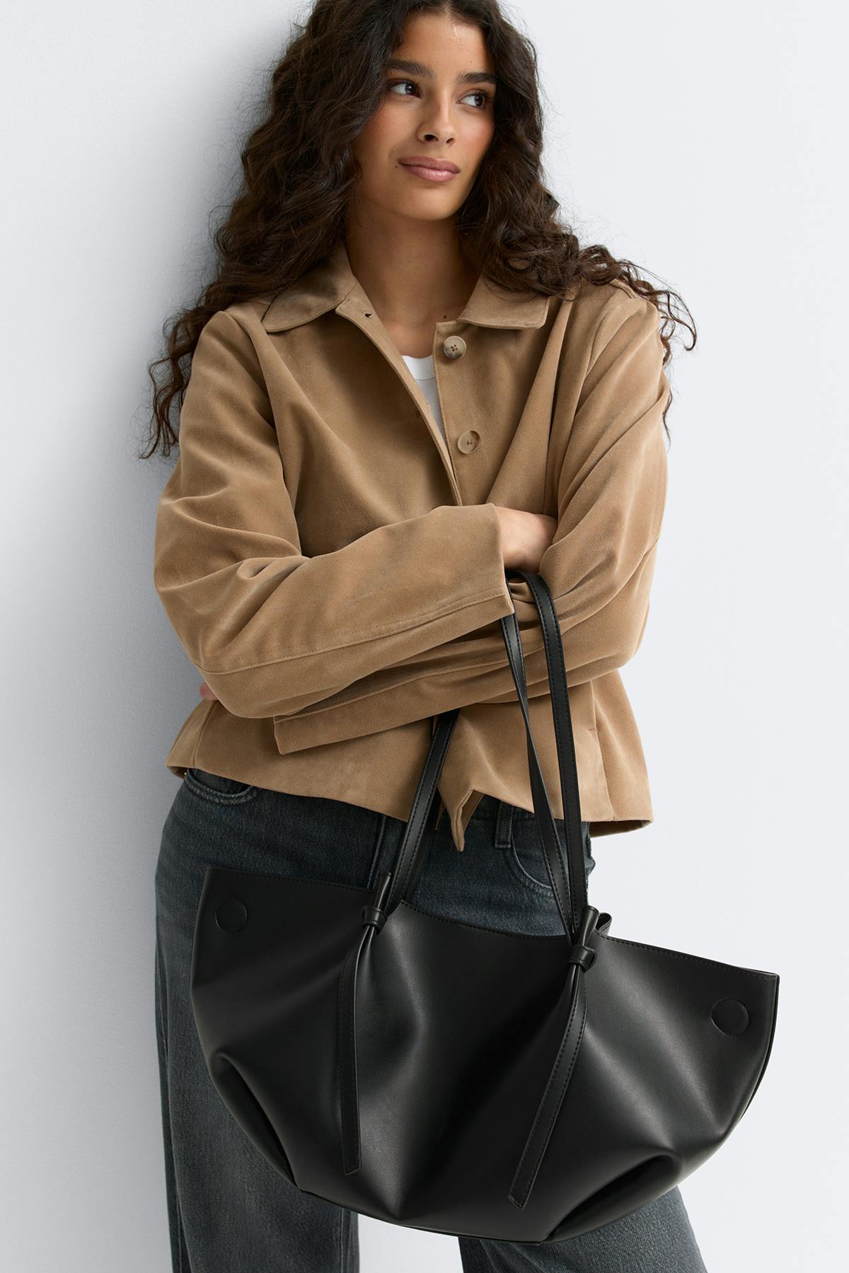 Strap handle tote bag