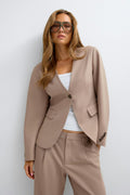 Shaped blazer