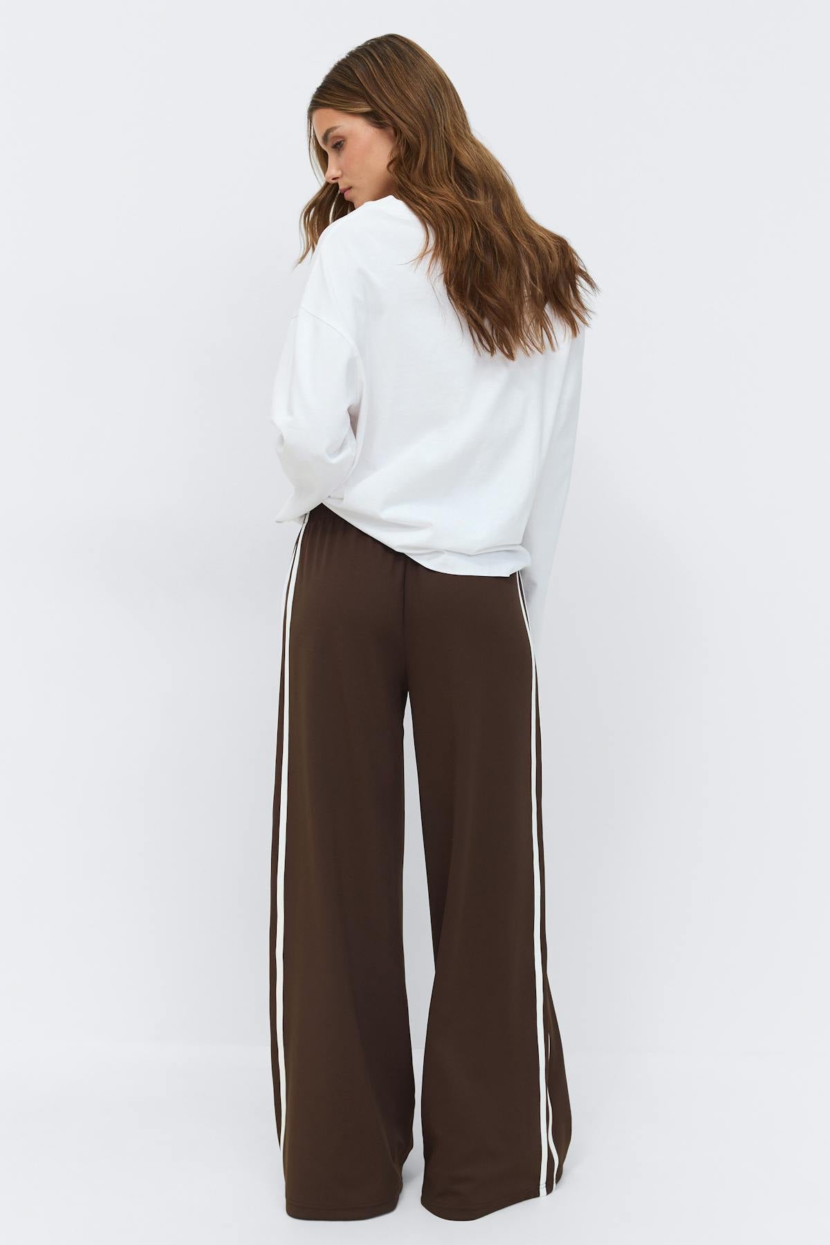 Sporty wide trousers