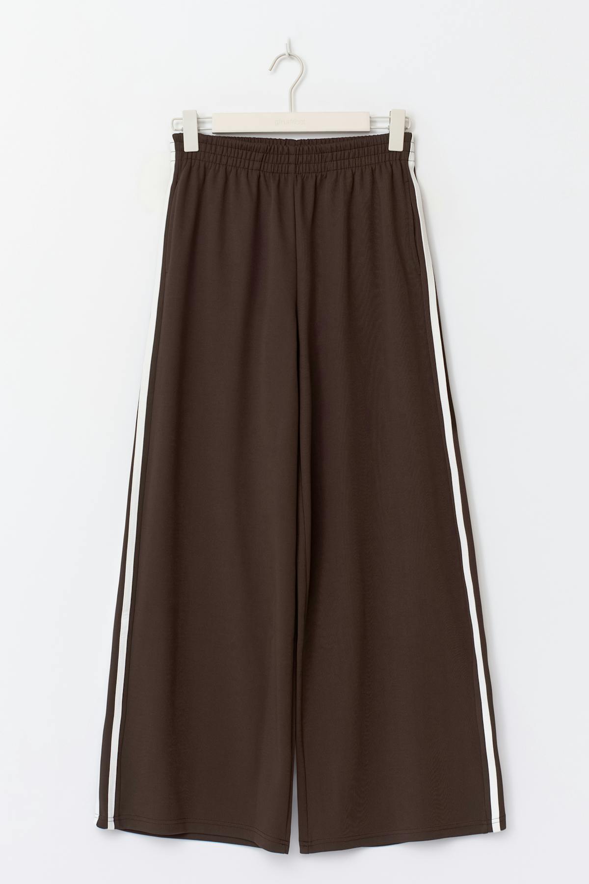 Sporty wide trousers