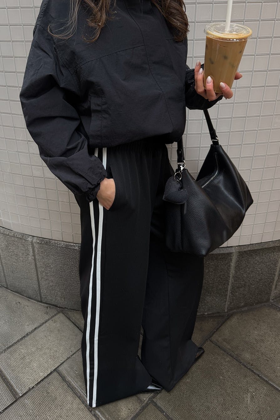 Sporty wide trousers