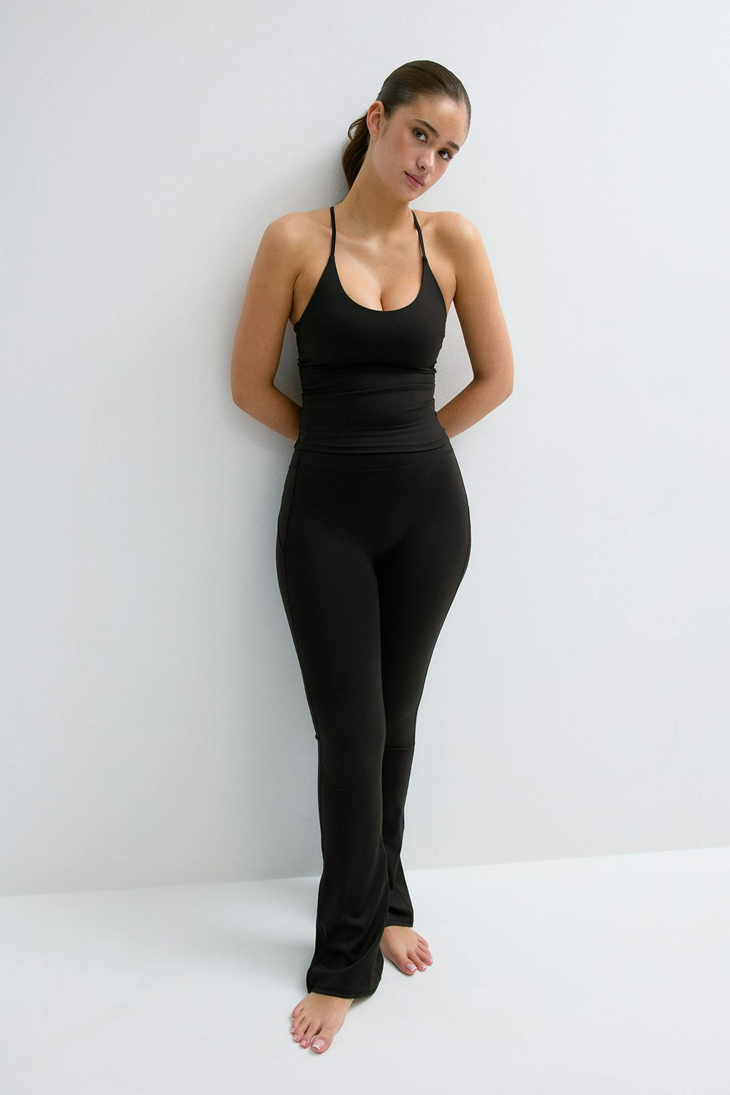 Detailed back yoga singlet