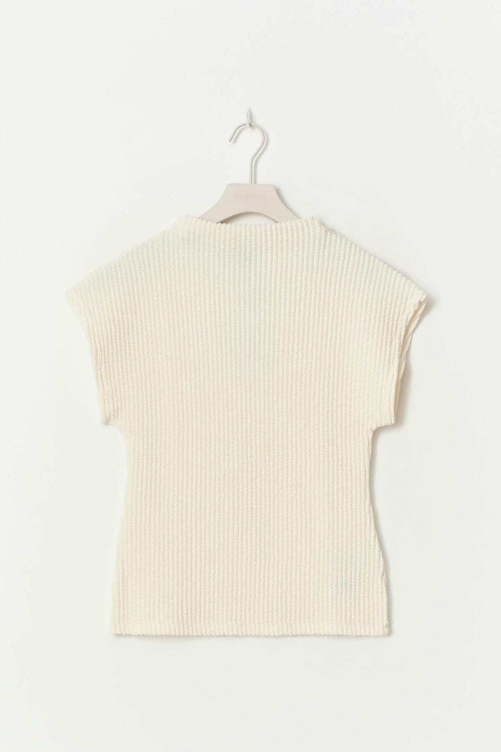 Funnel neck top