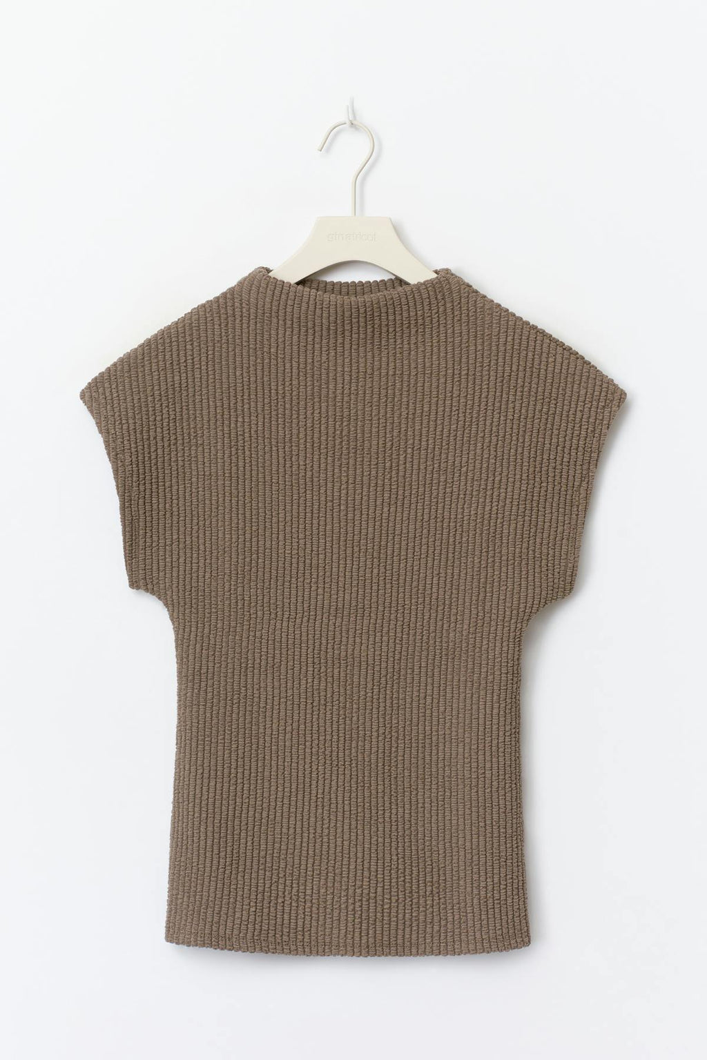 Funnel neck top