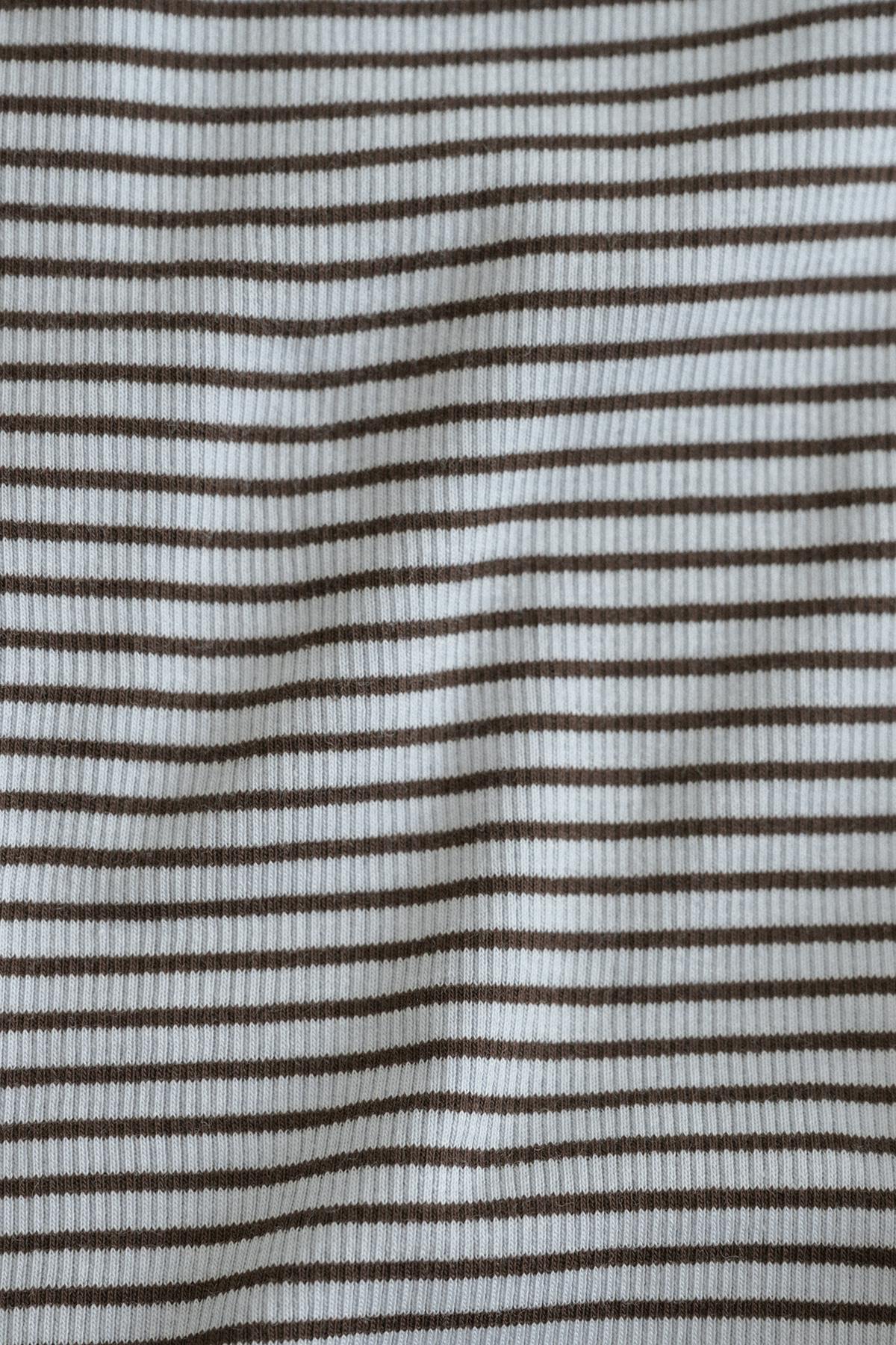 Tight fit rib singlet