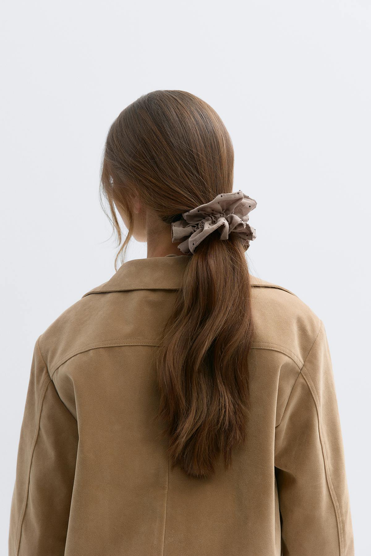 Dotted scrunchie