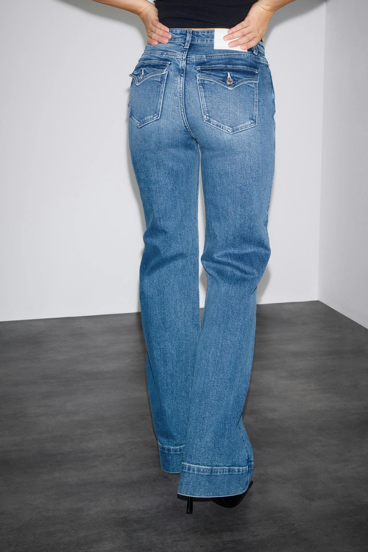Waist hug flare jeans