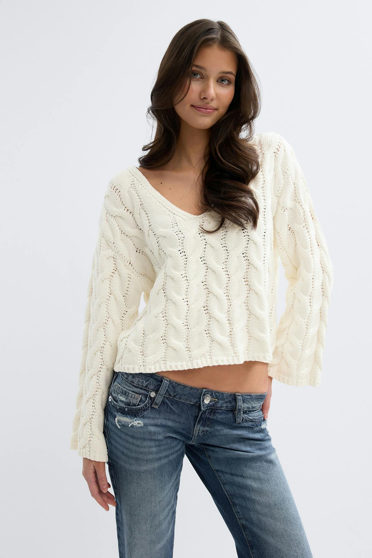 14+ cable knitted sweater