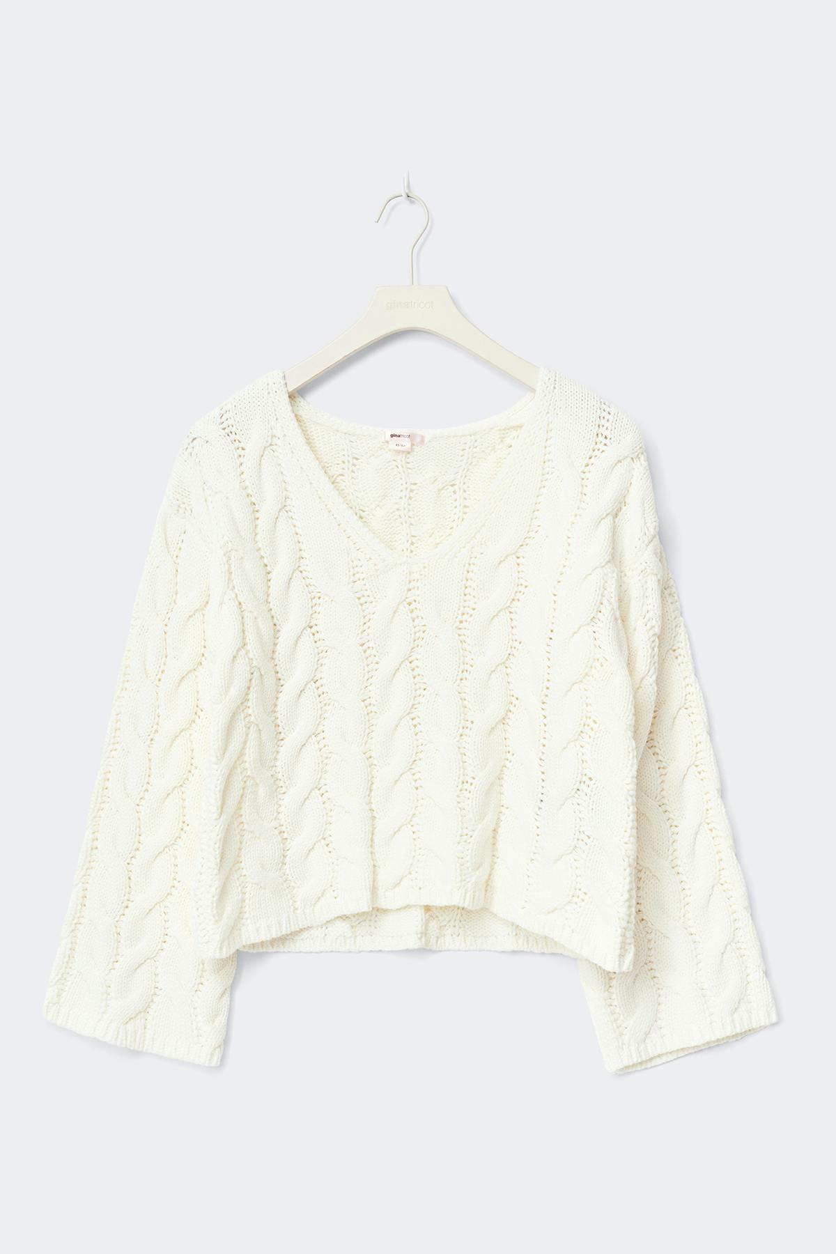 14+ cable knitted sweater