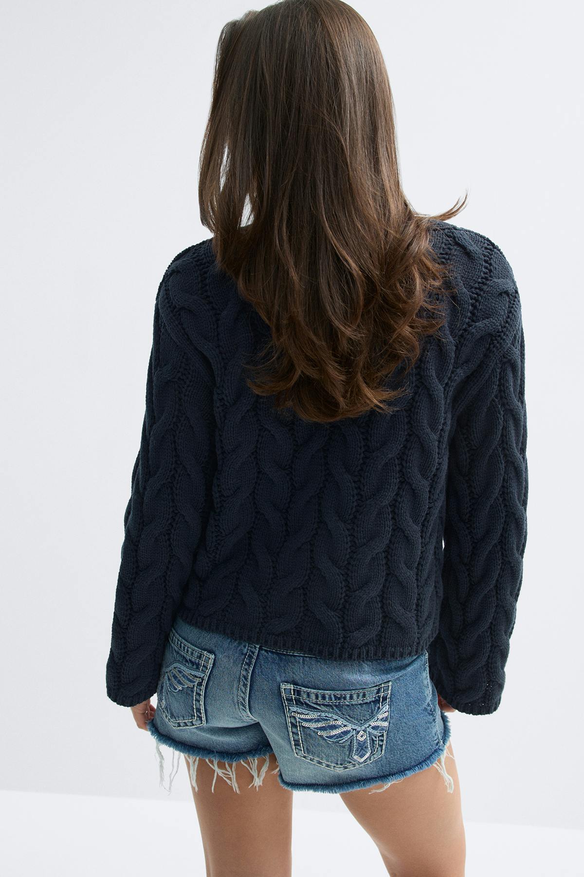 Y cable knitted sweater