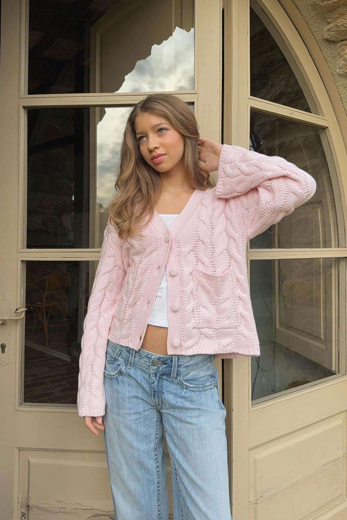 Y cable knitted cardigan