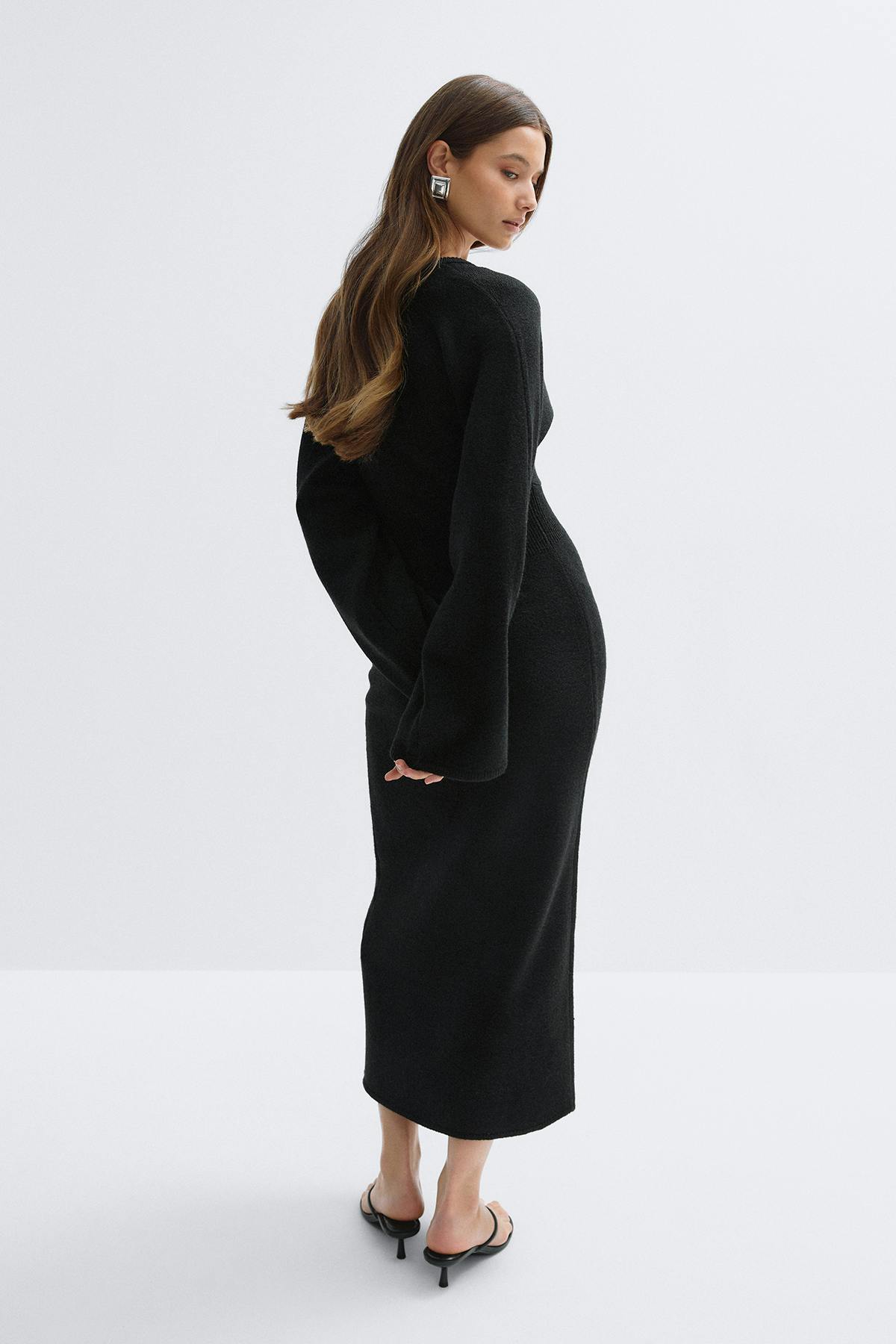Fitted knitted dress