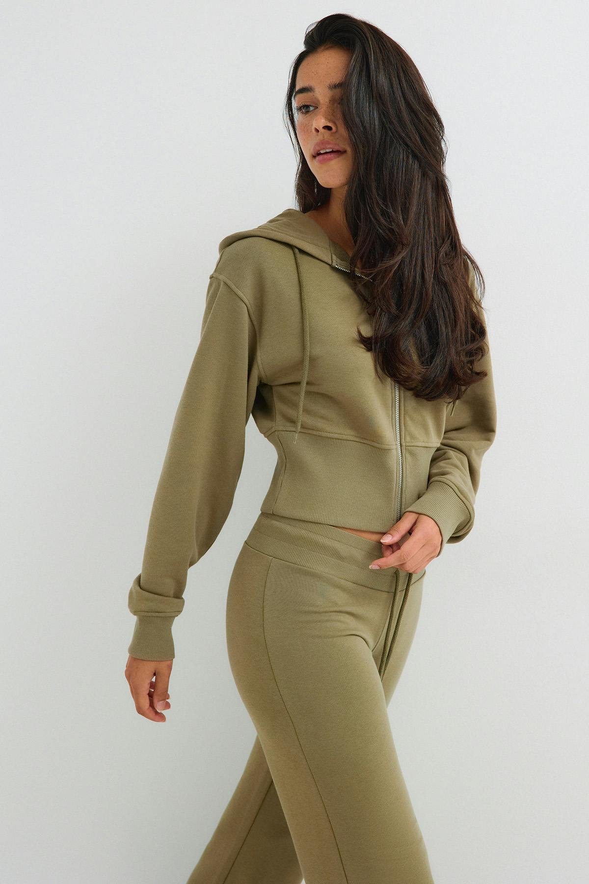 Slim fit zip hoodie