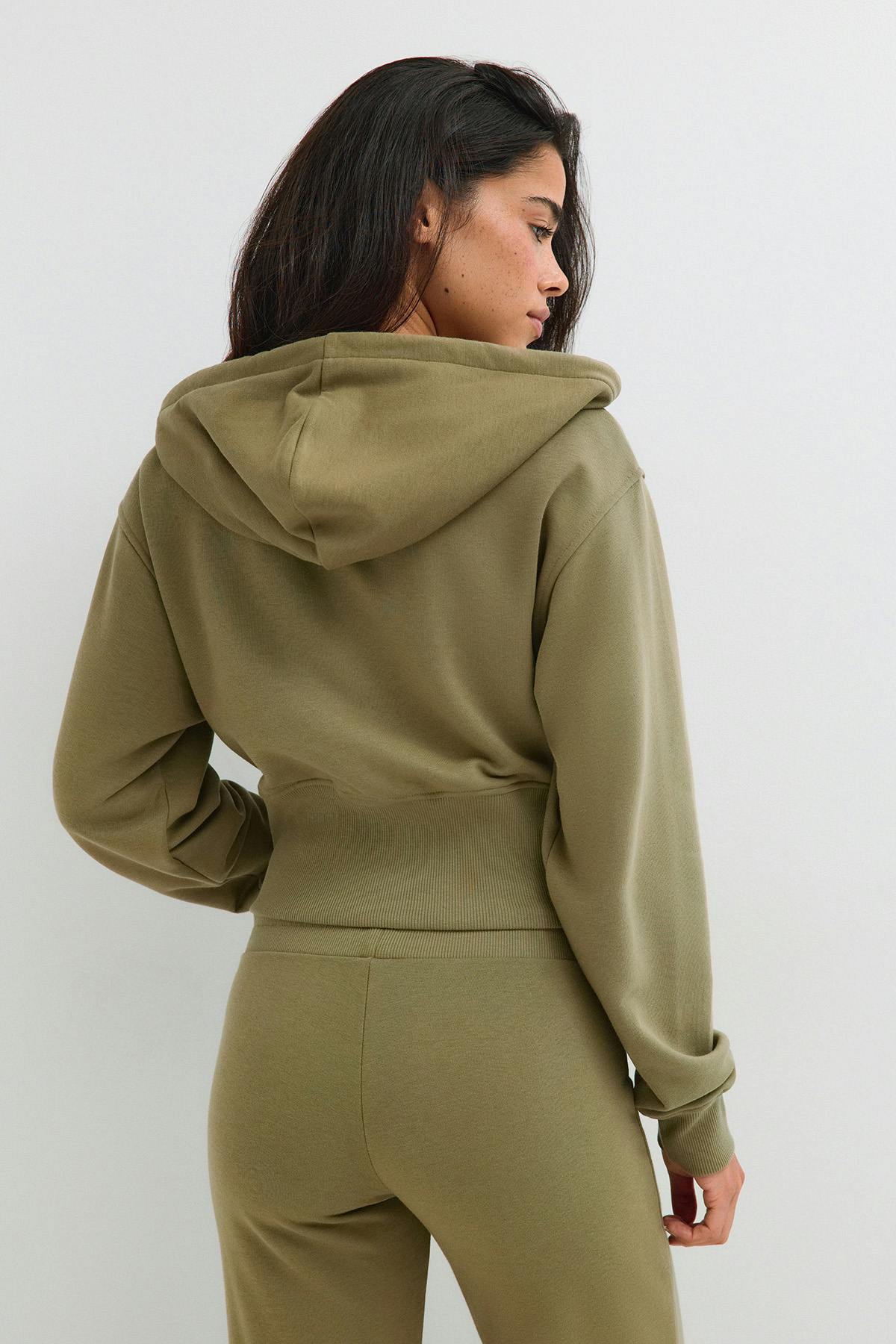 Slim fit zip hoodie
