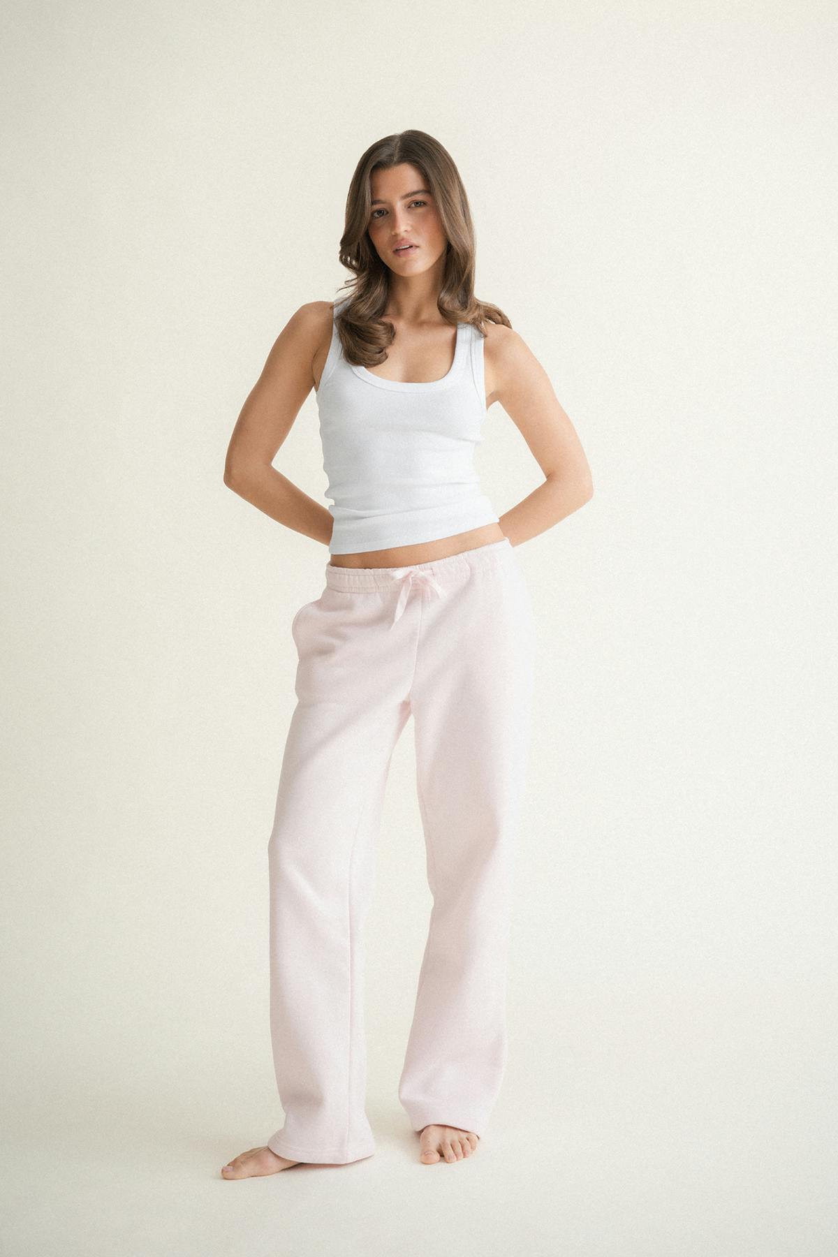 Super stretch scoop neck tank