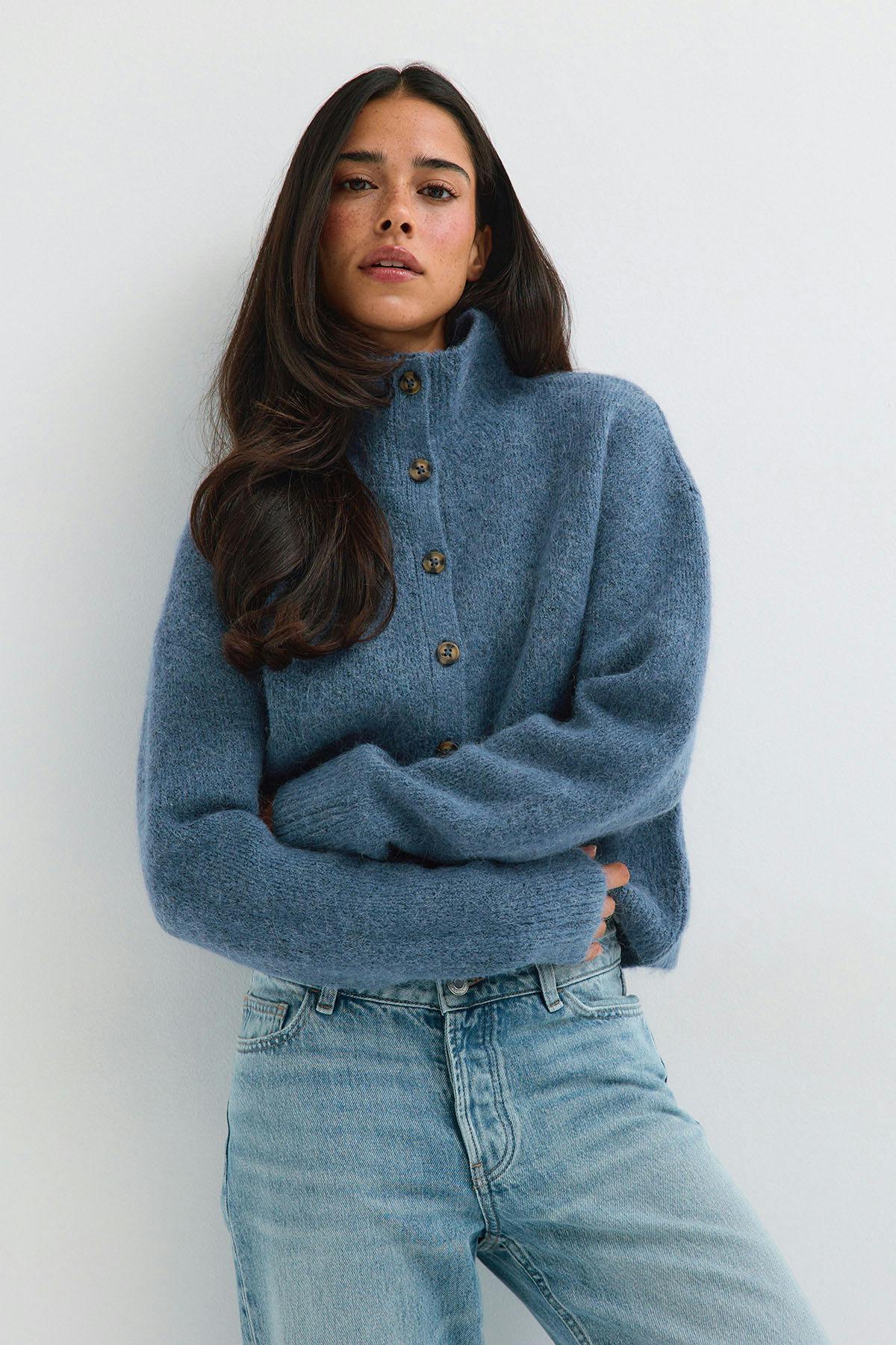 Turtleneck knitted cardigan