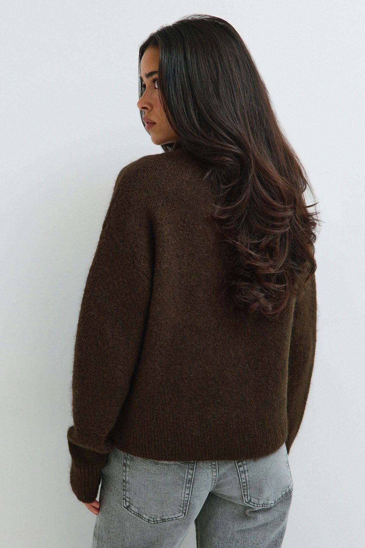 Turtleneck knitted cardigan