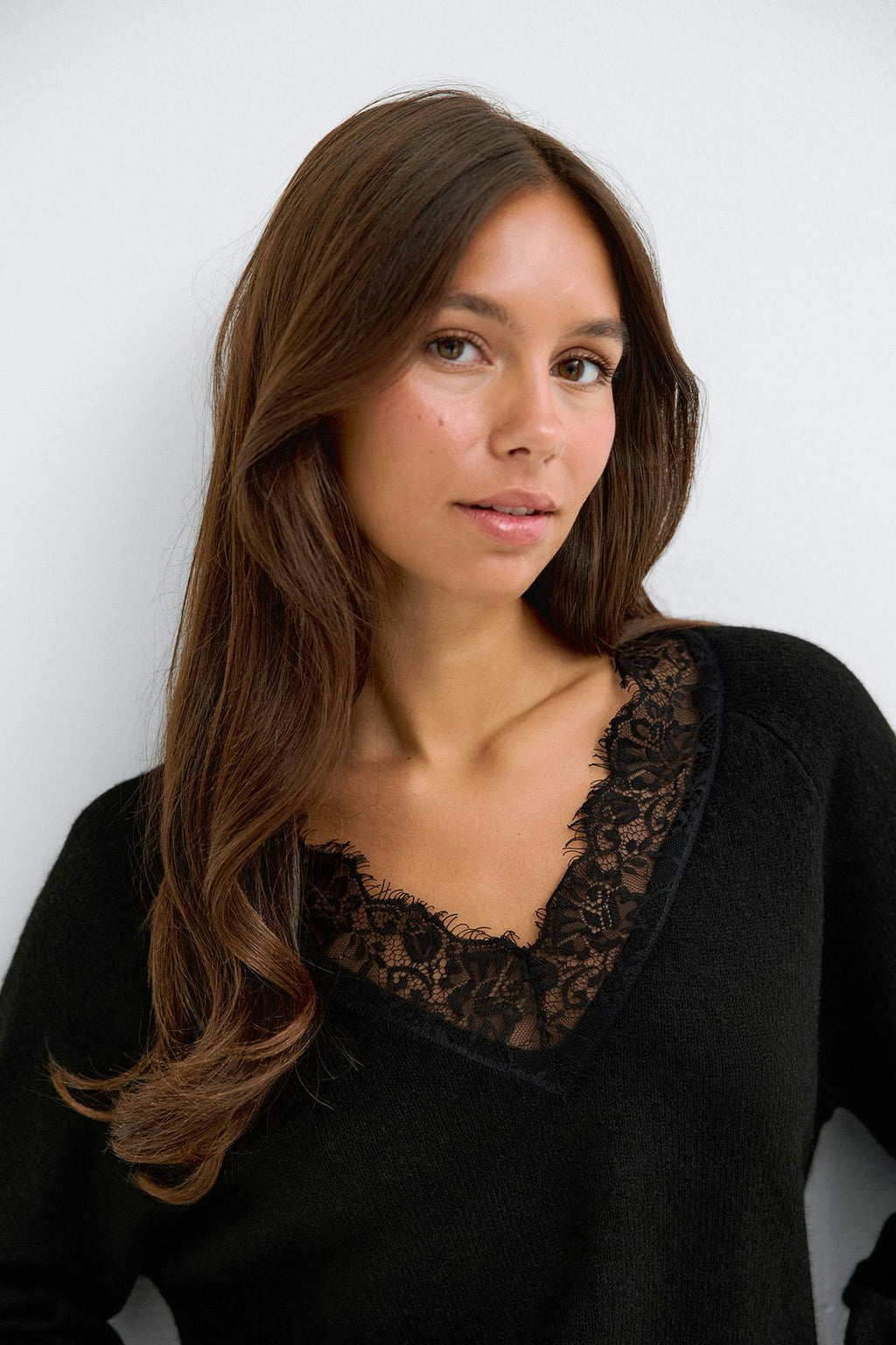 V-neck lace knitted sweater