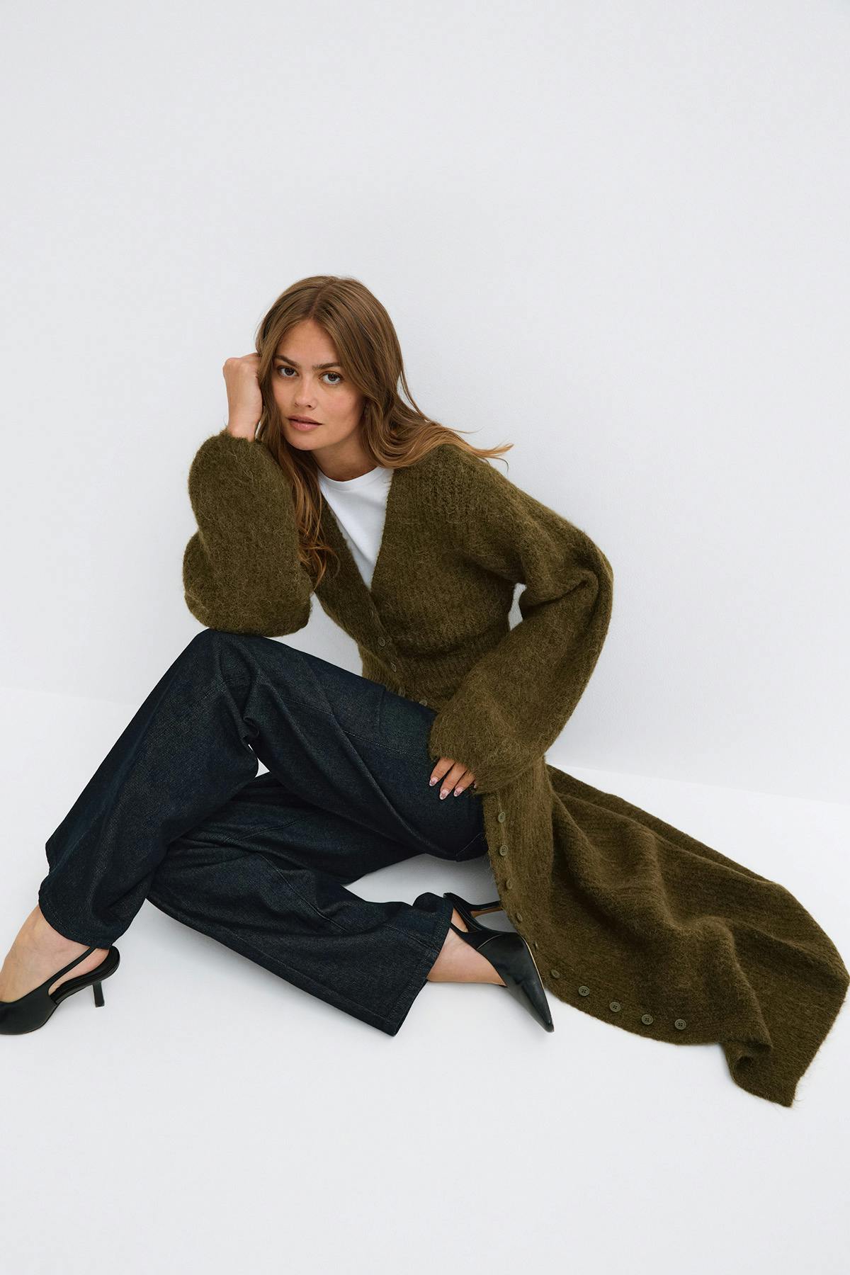 Long knitted cardigan