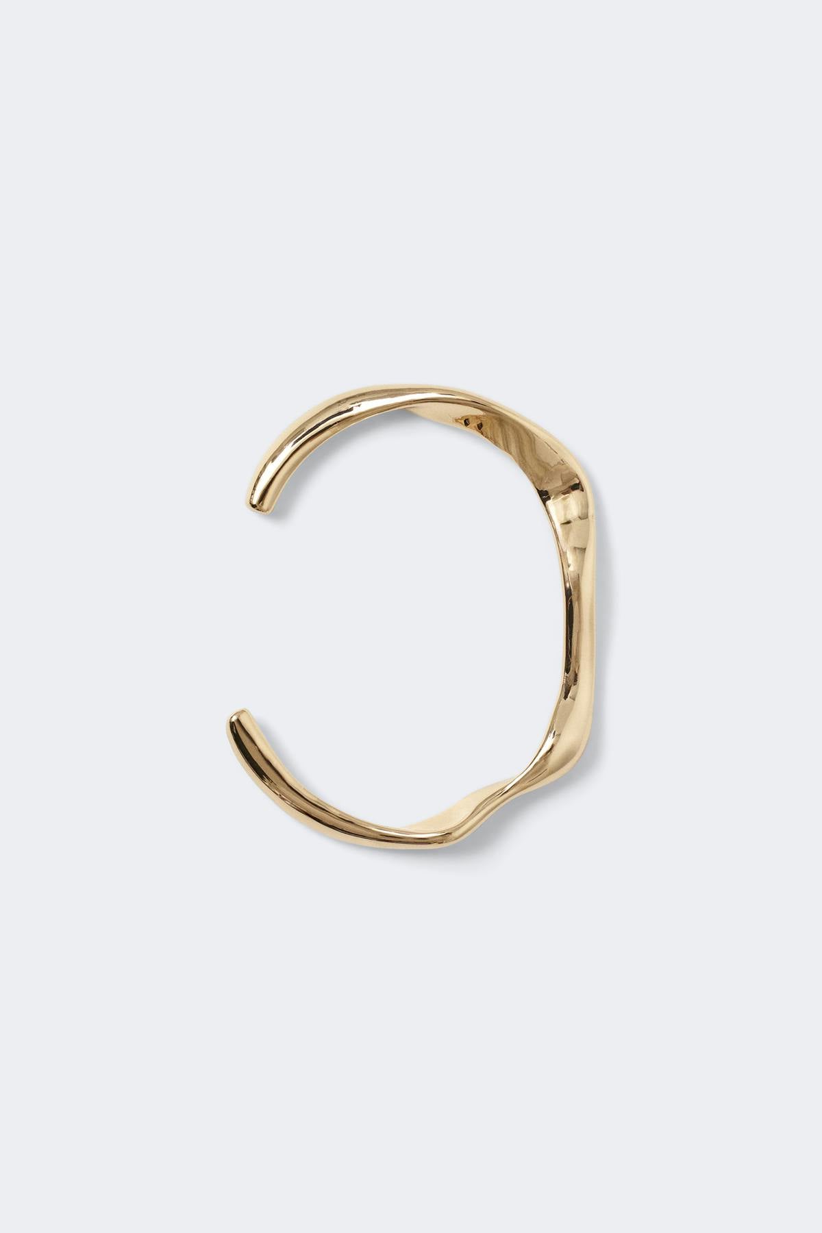 Wavy gold bracelet