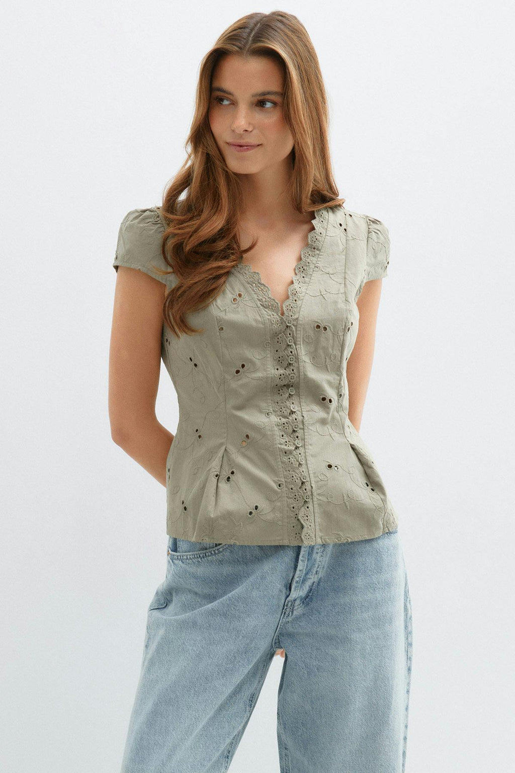 Broderie anglaise top