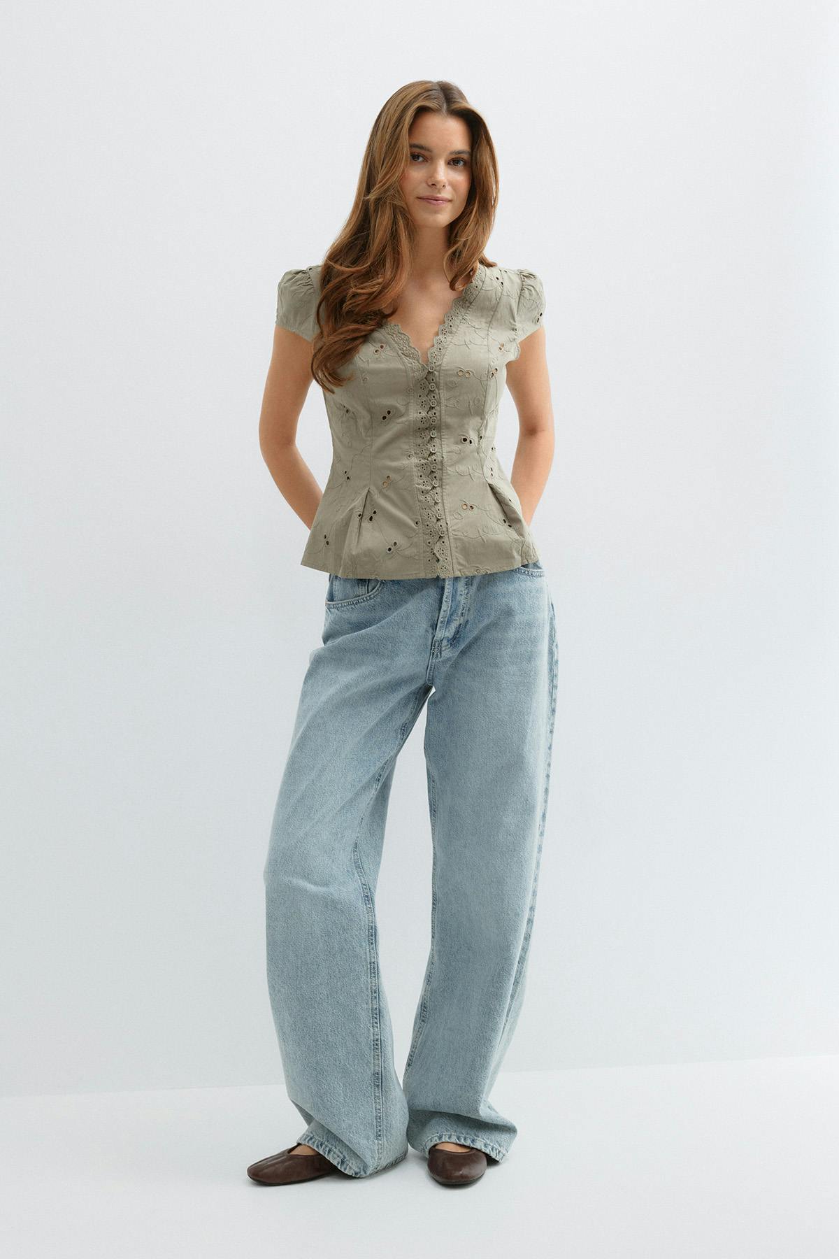Broderie anglaise top