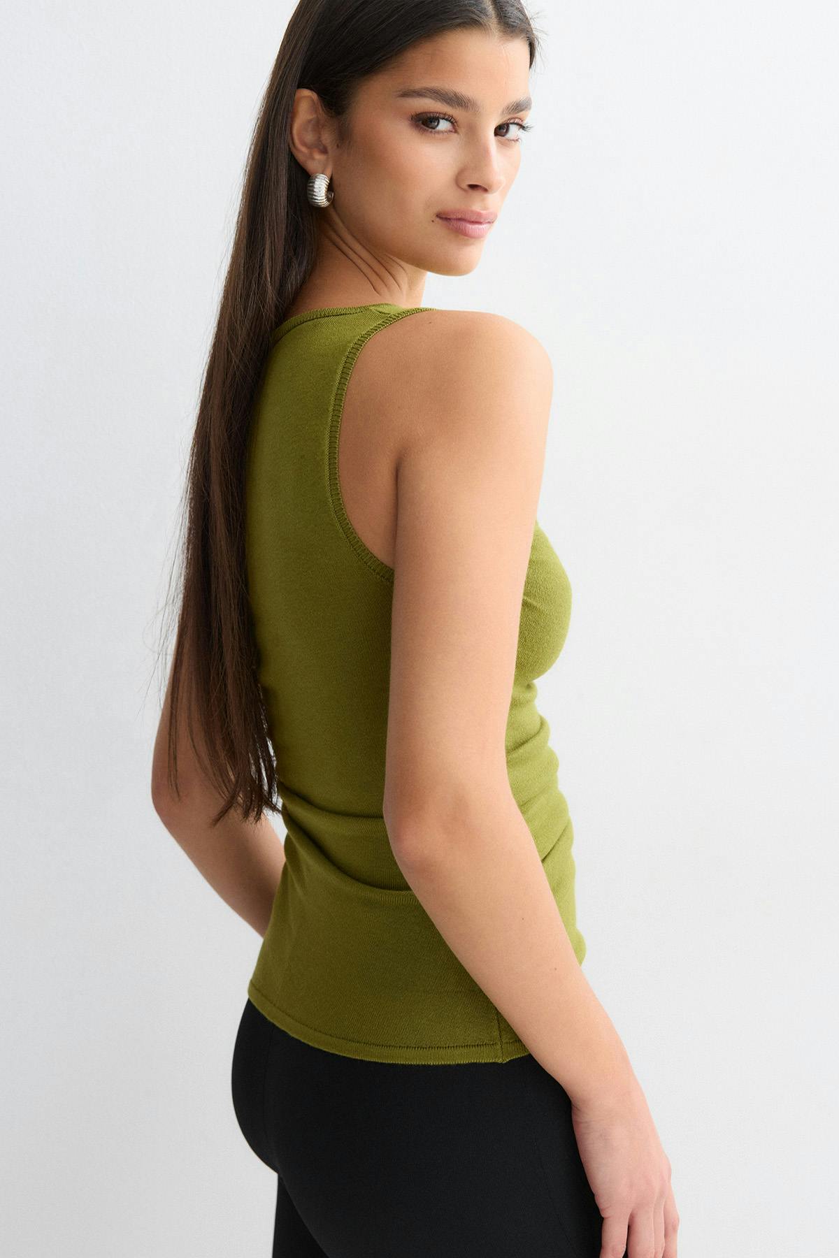 Asymmetric knitted top