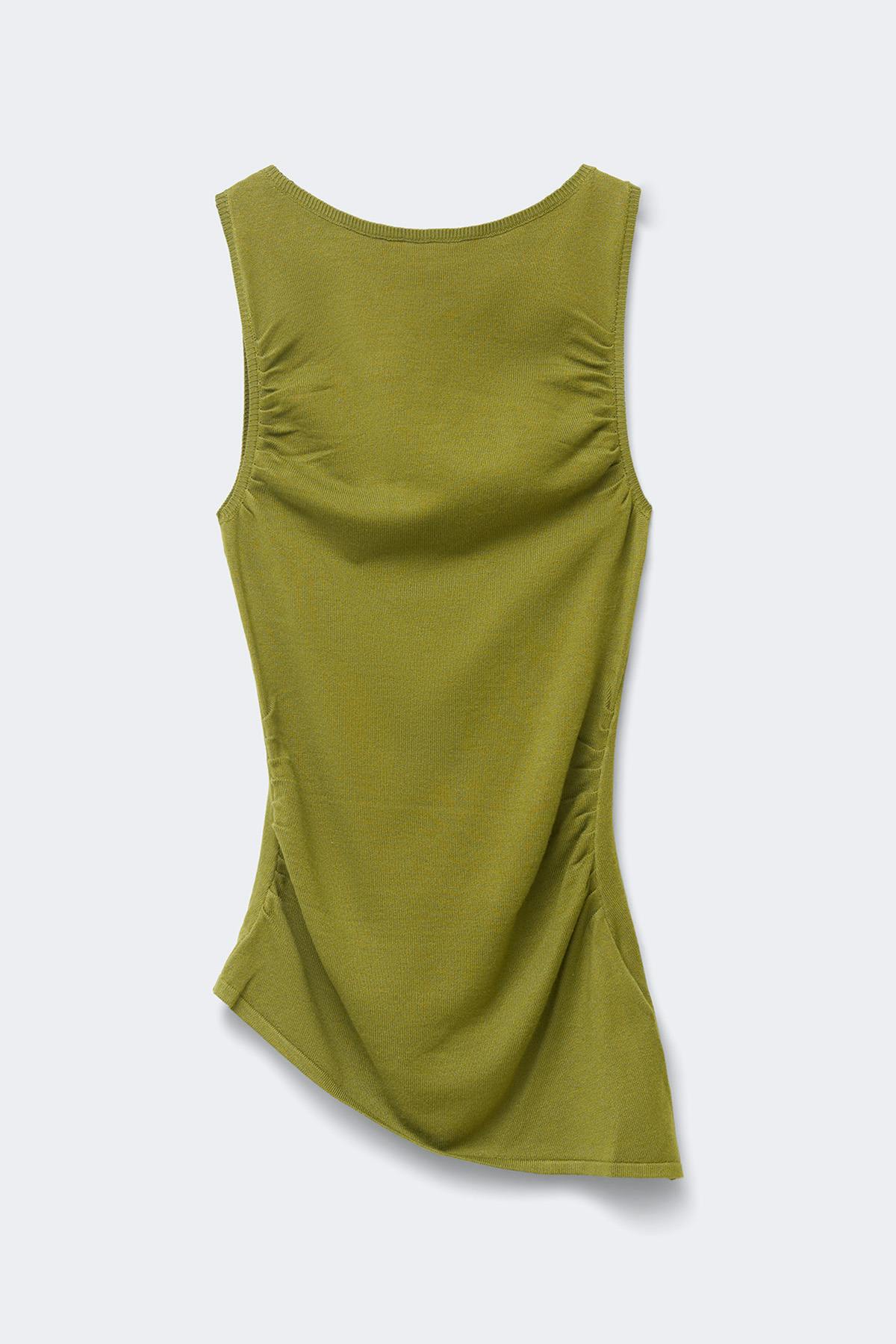 Asymmetric knitted top
