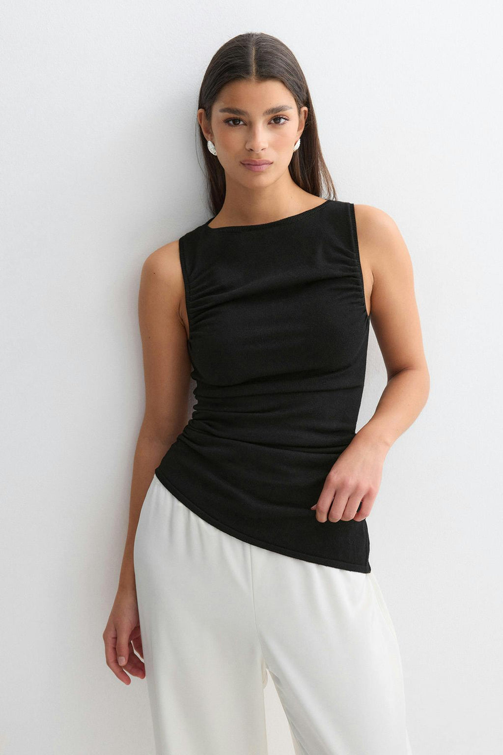 Asymmetric knitted top